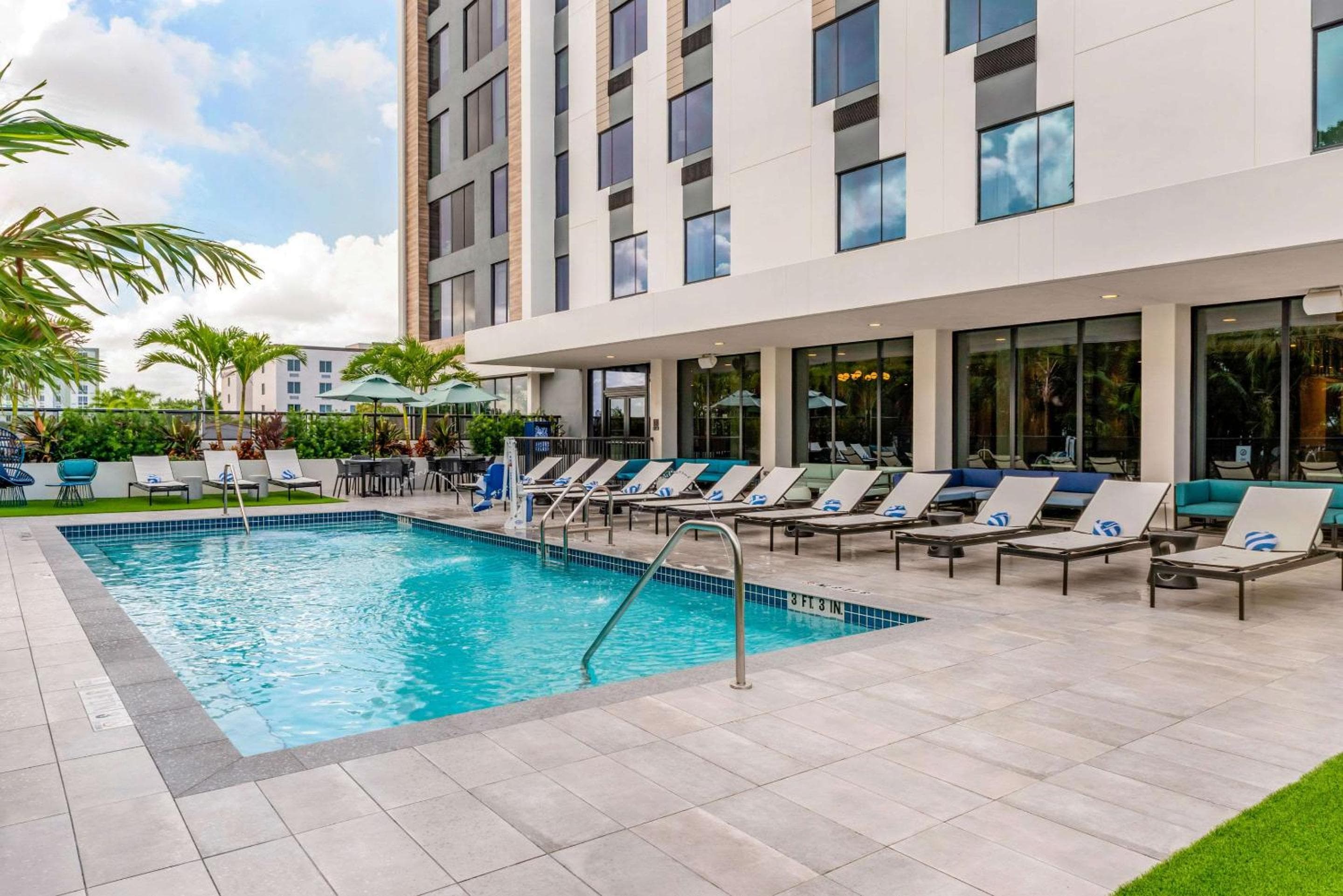Comfort Inn & Suites Miami International Airport