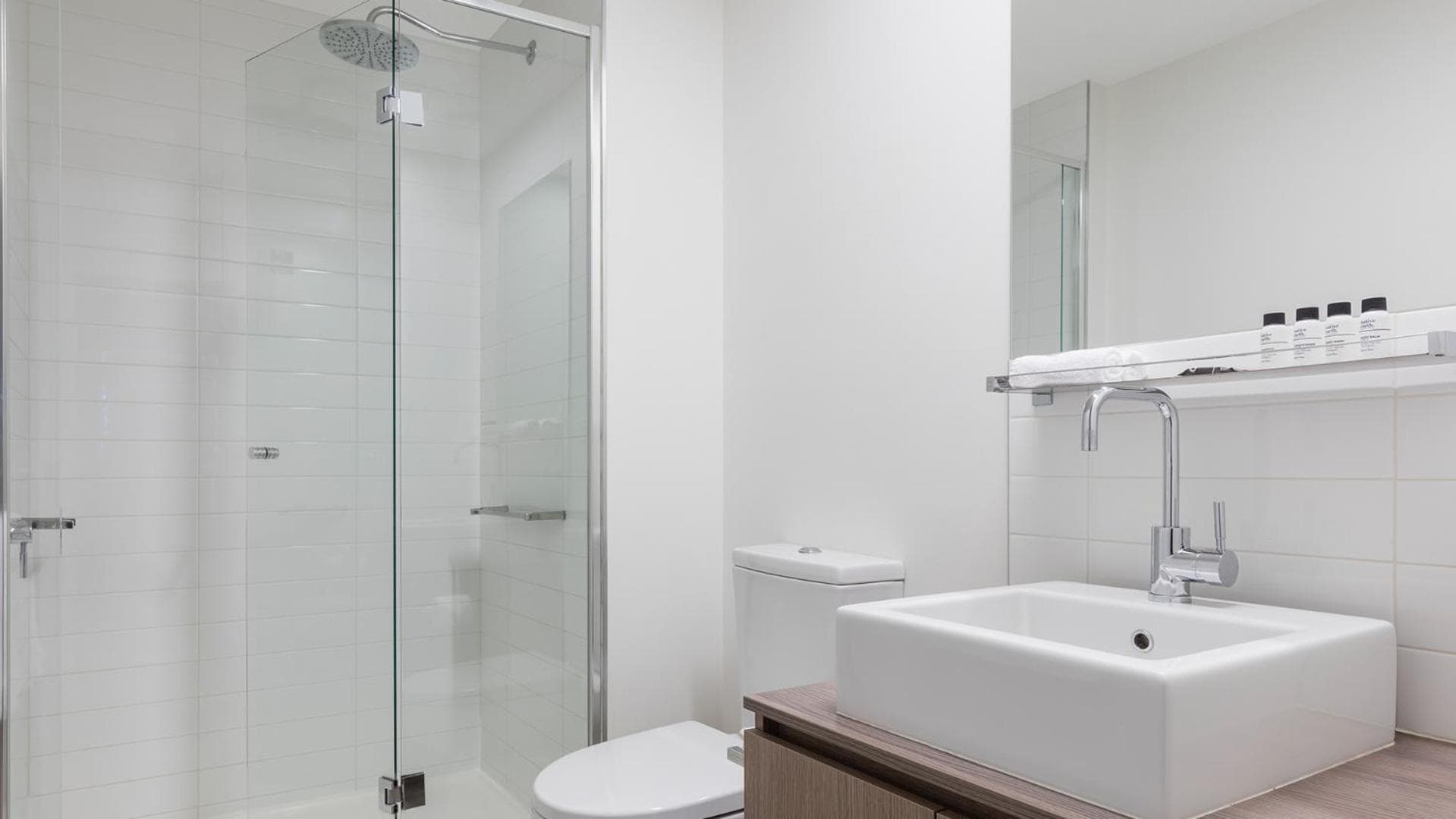 Oaks Melbourne on William Suites