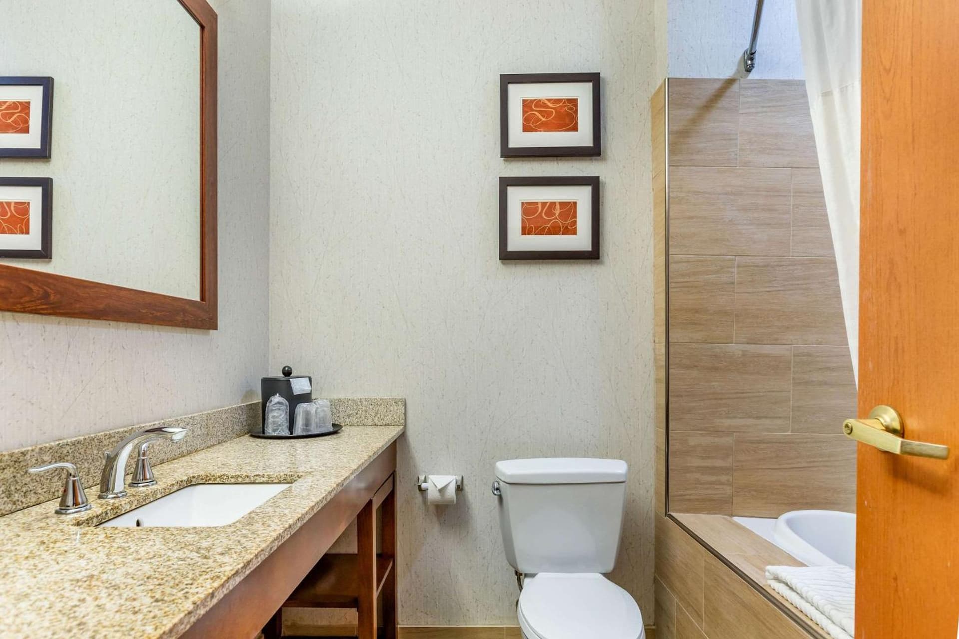 Comfort Suites Southgate-Detroit