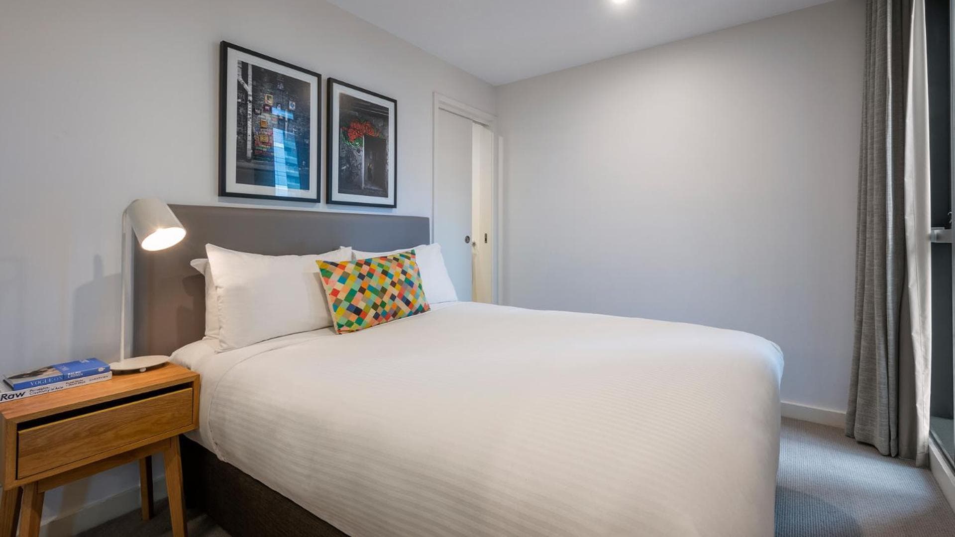 Oaks Melbourne Southbank Suites