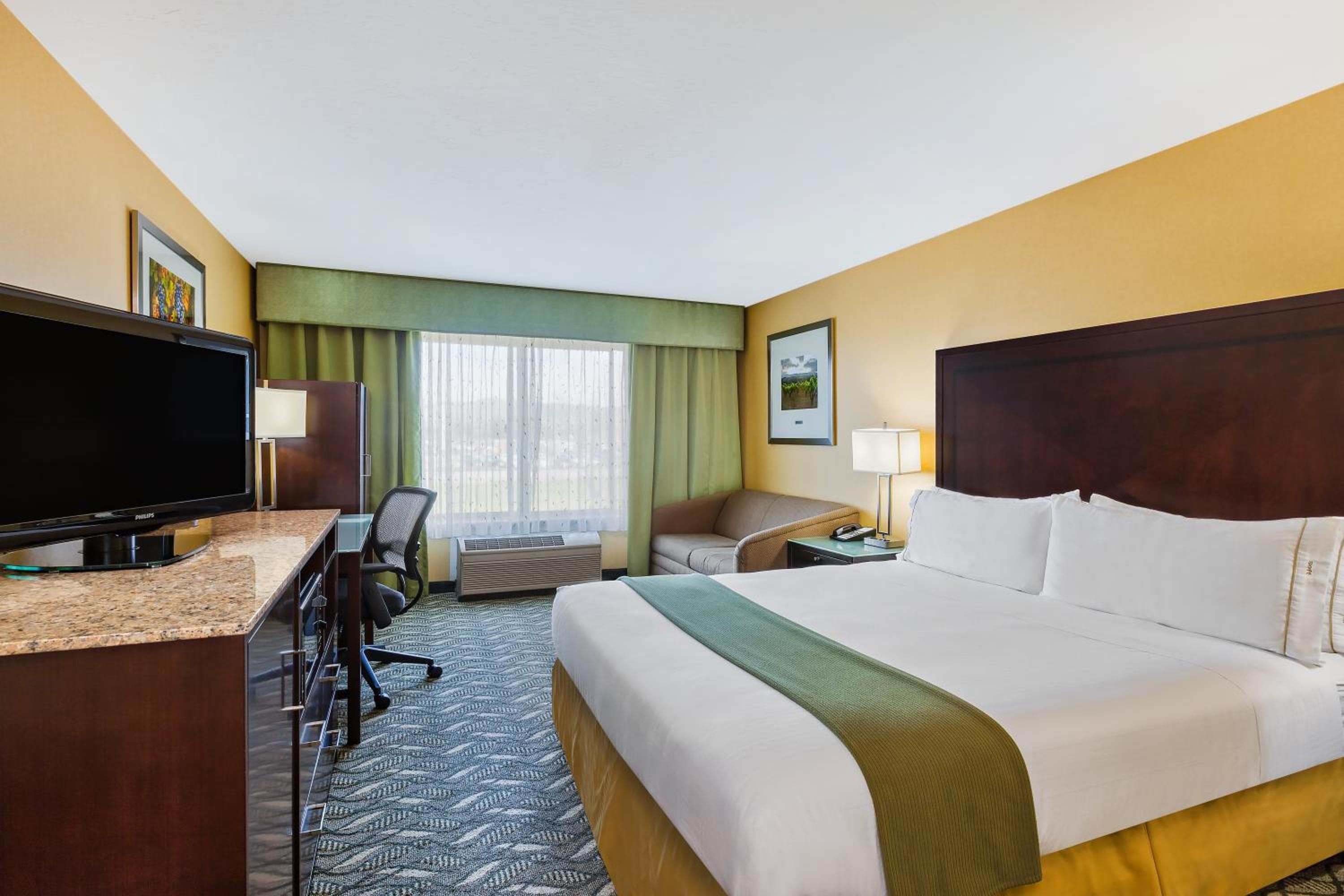 Holiday Inn Express Hotel & Suites San Jose-Morgan Hill by IHG