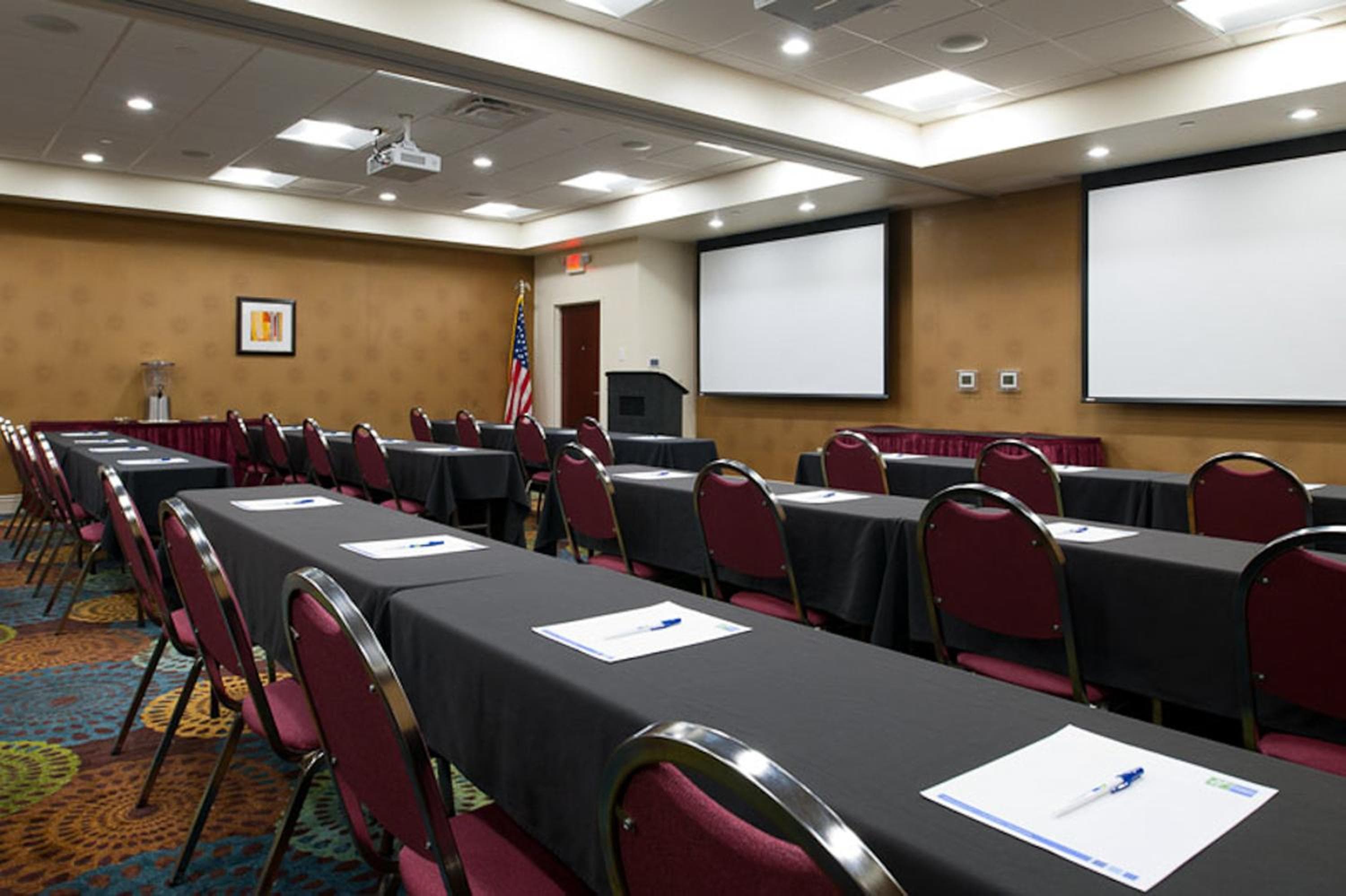 Holiday Inn Express Pittsburgh West - Greentree by IHG