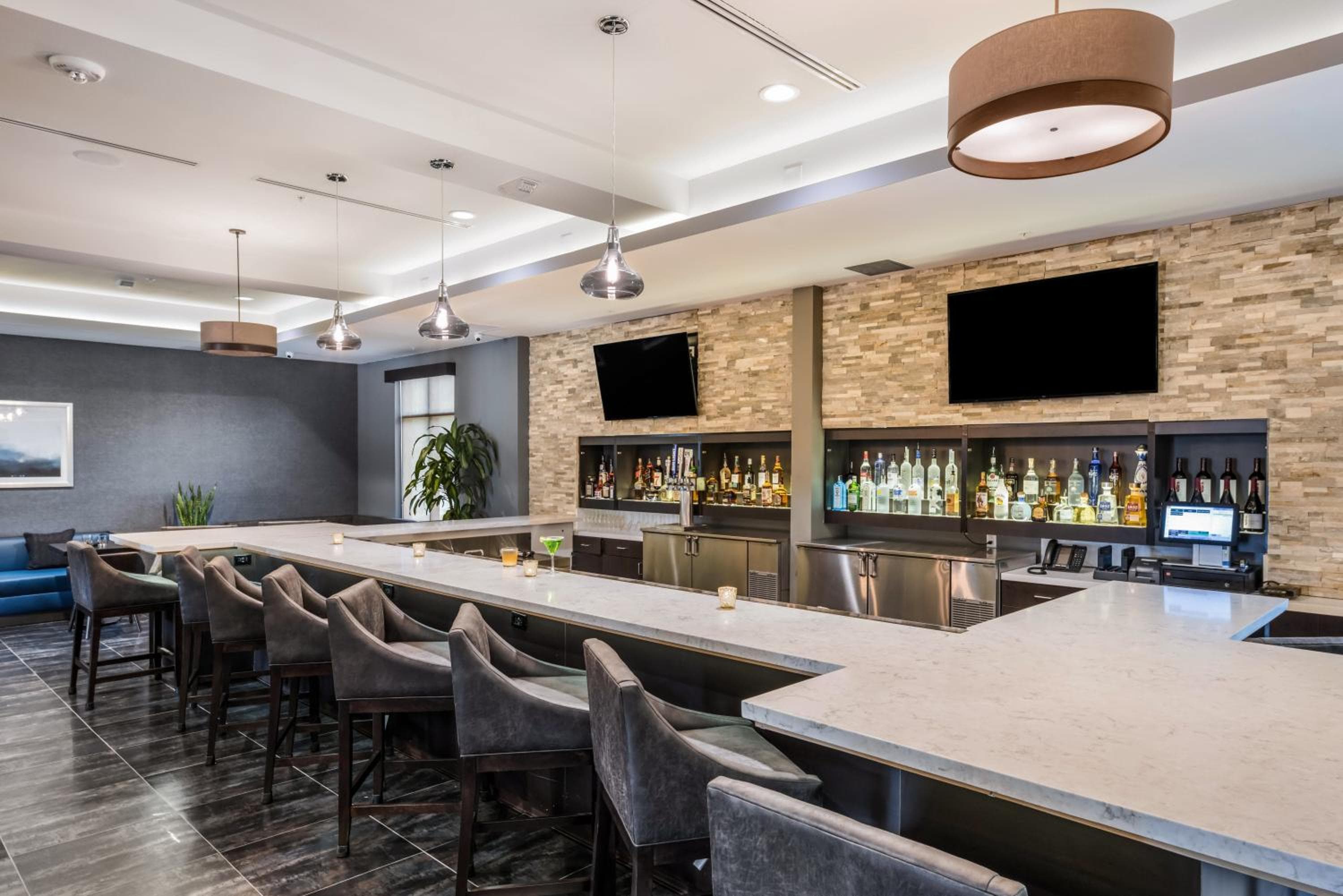 Holiday Inn & Suites Silicon Valley - Milpitas by IHG