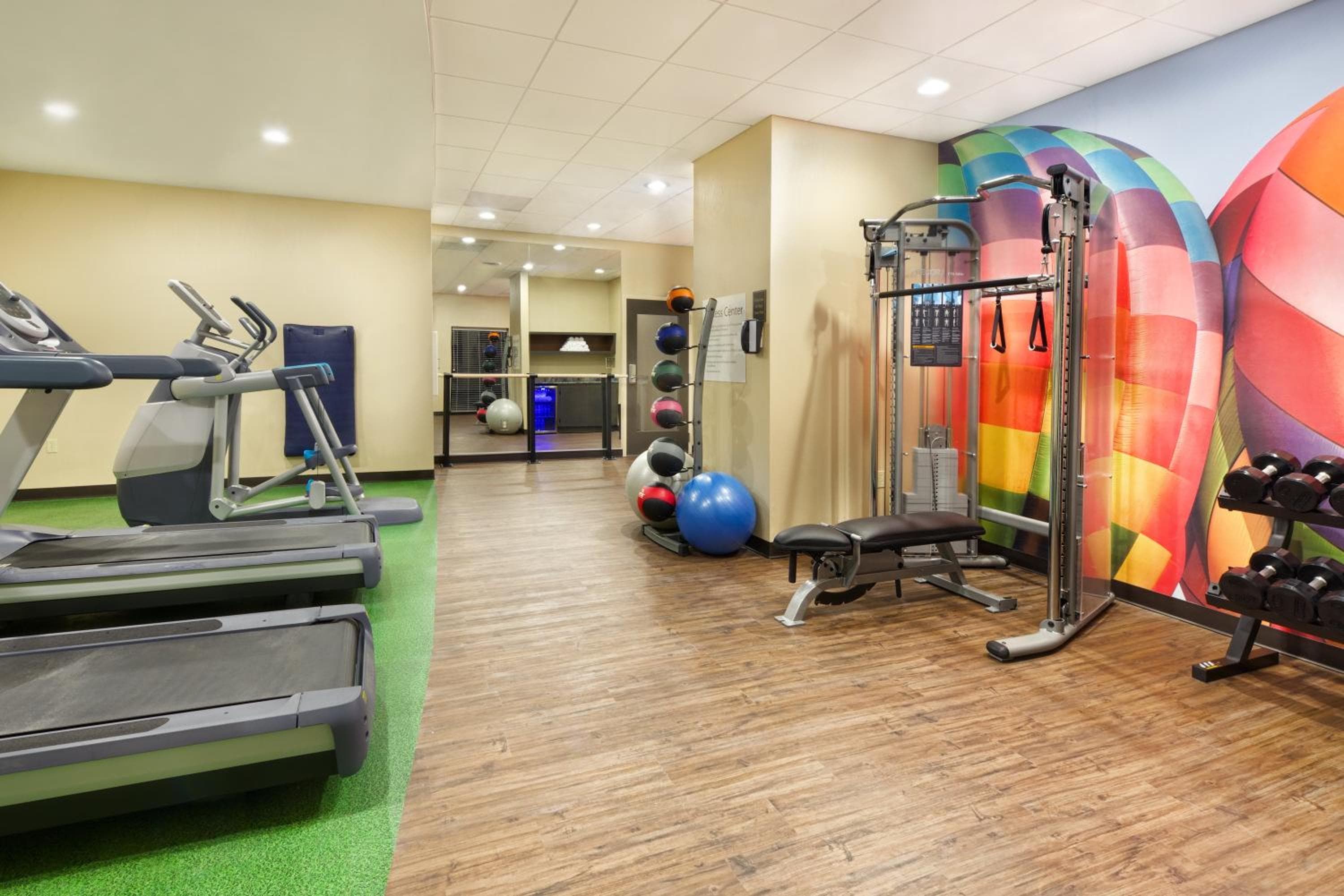 Hotel Indigo Cleveland Beachwood by IHG