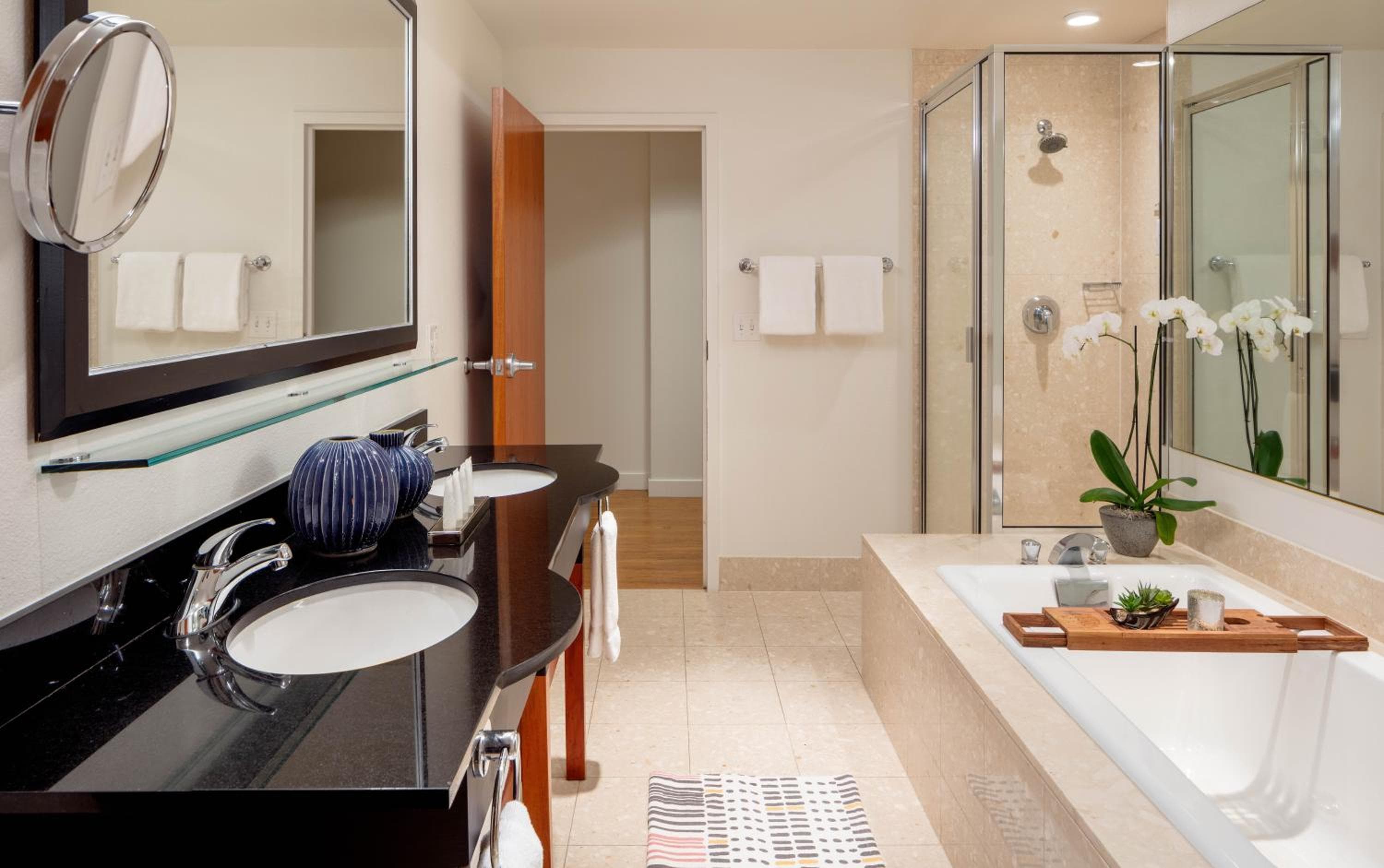 River's Edge Hotel Portland, Tapestry Collection by Hilton