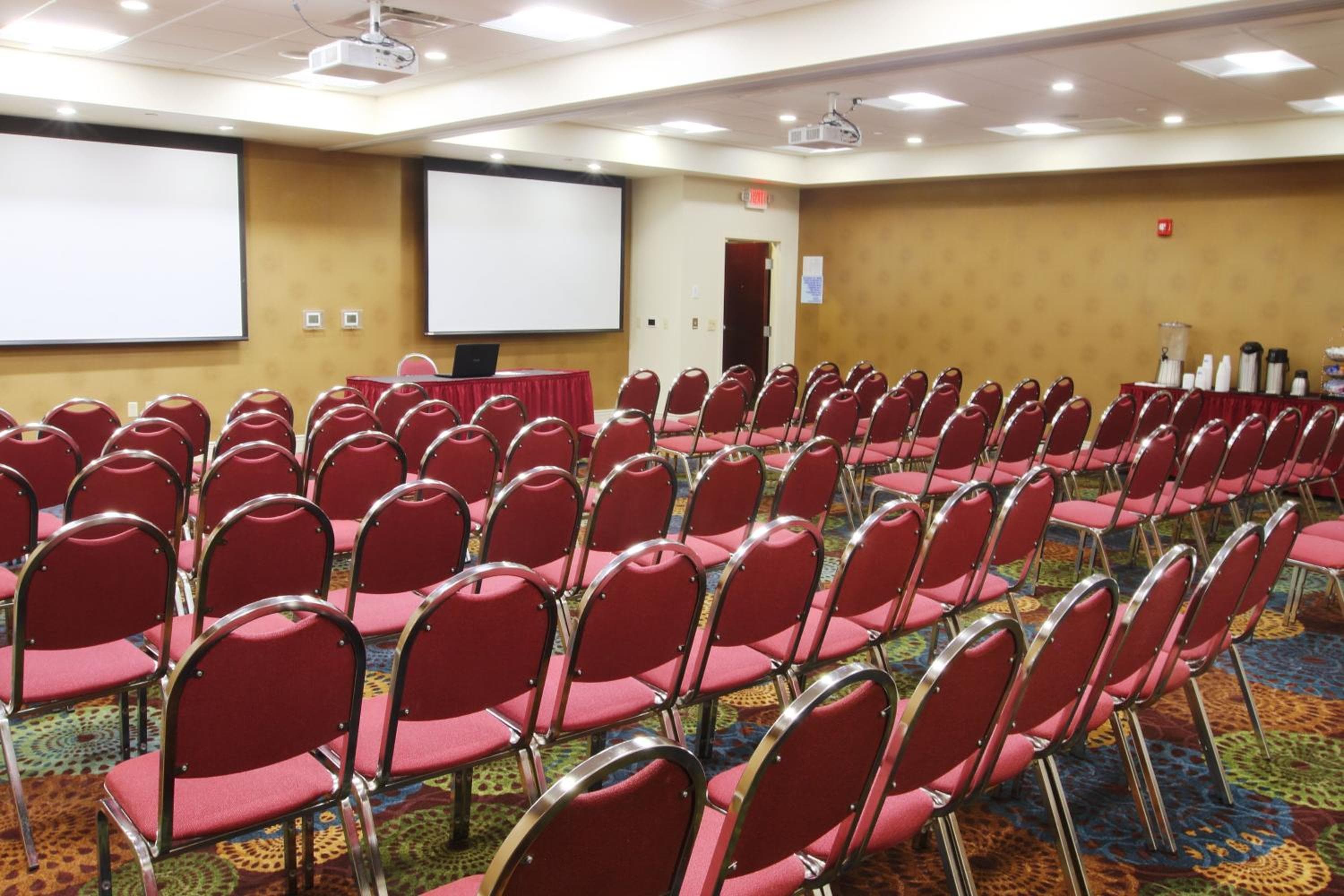 Holiday Inn Express Pittsburgh West - Greentree by IHG
