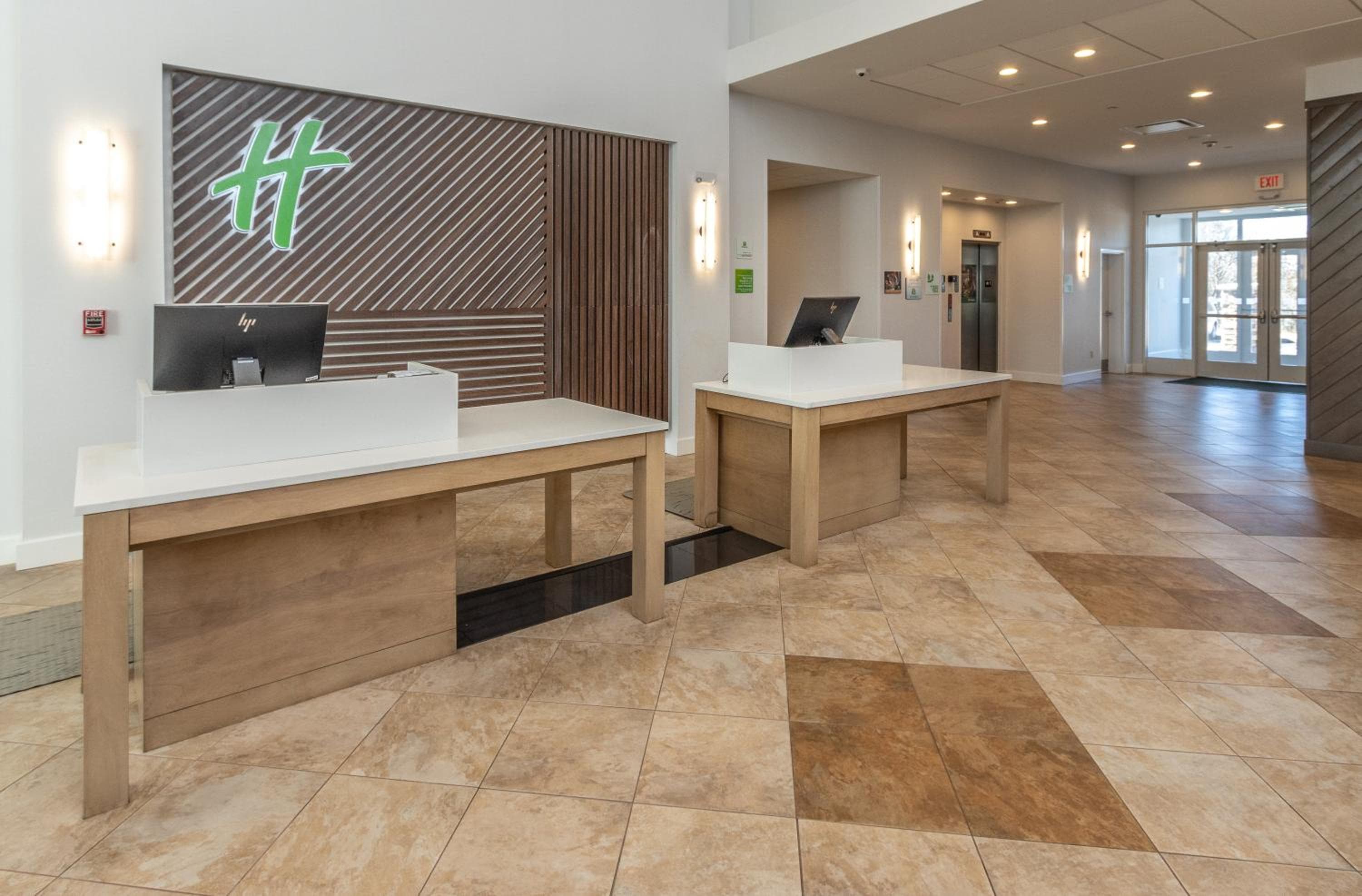 Holiday Inn & Suites Memphis - Wolfchase Galleria by IHG