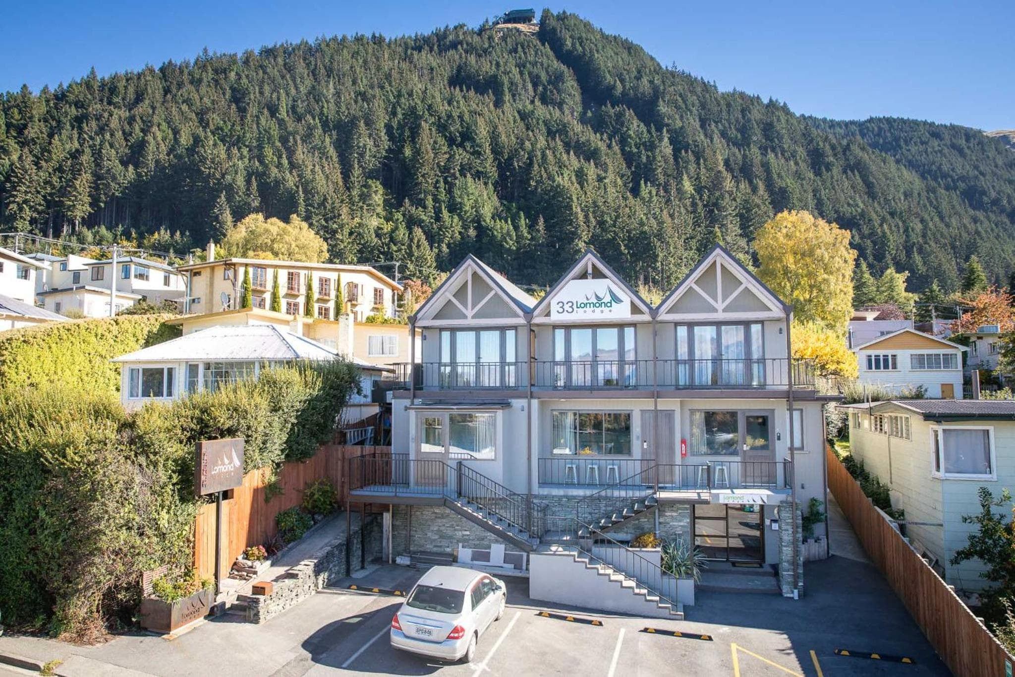Lomond Lodge Motel & Apartments