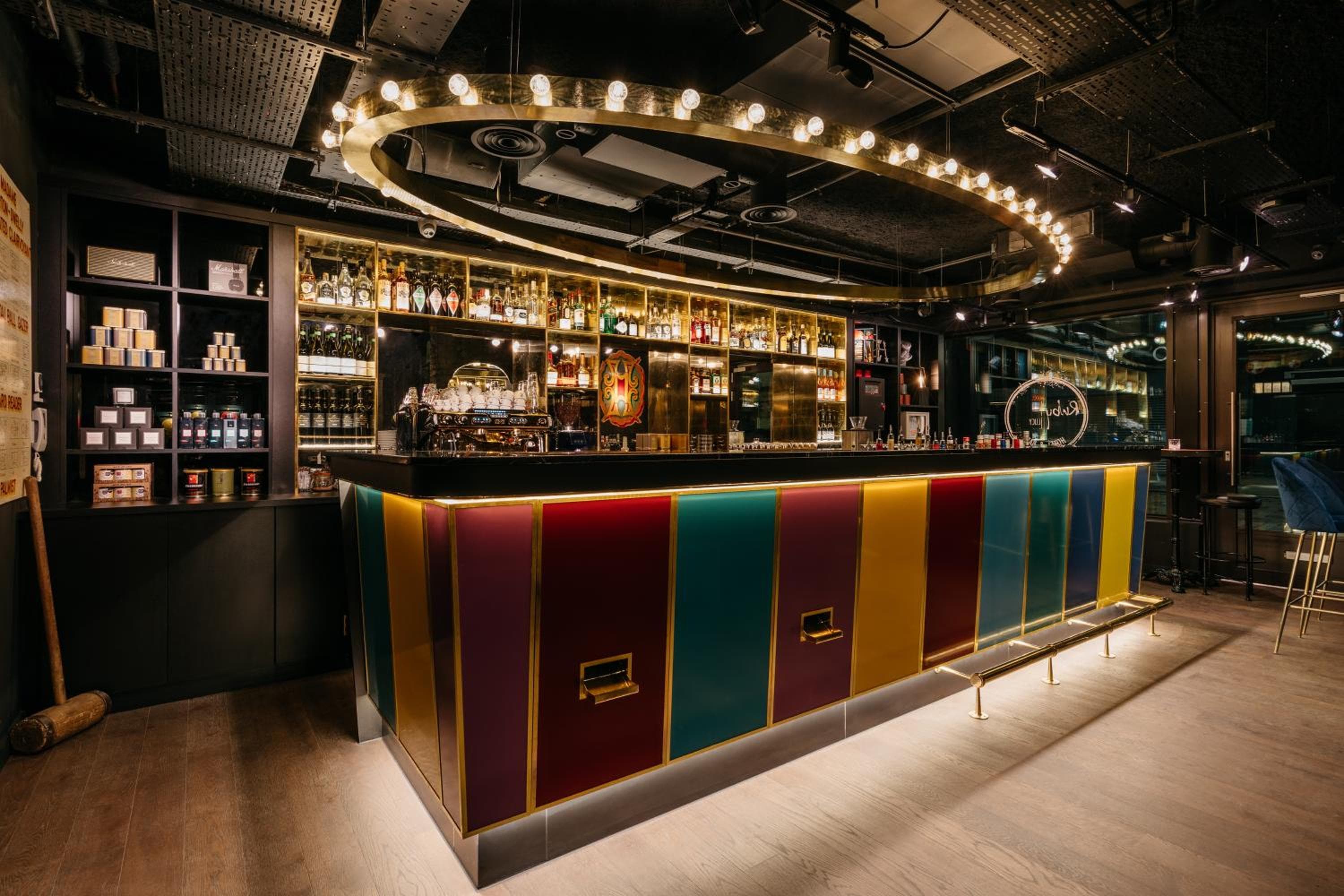 bar