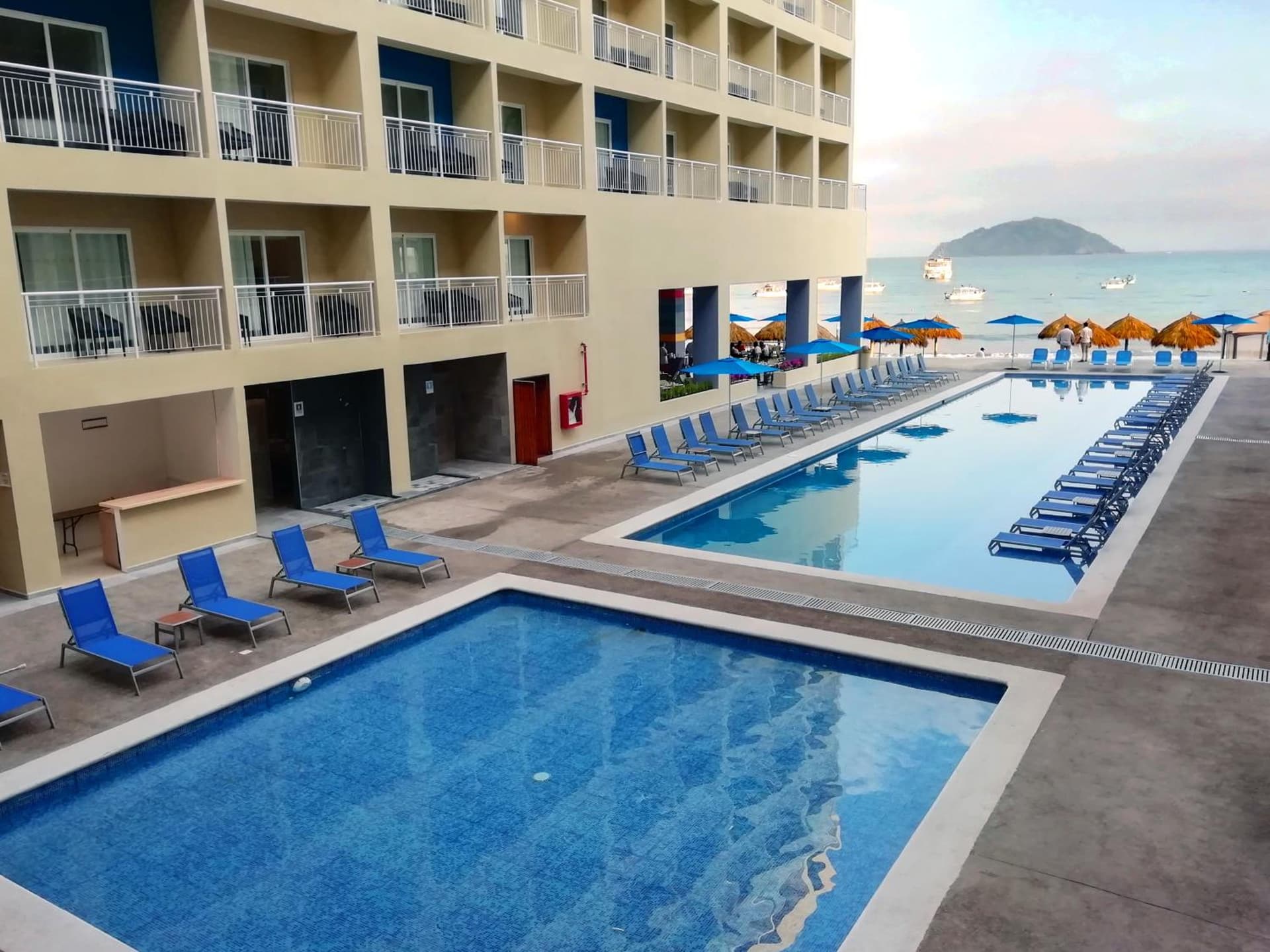 Decameron La Marina Guayabitos, Ramada All-Inclusive Resort
