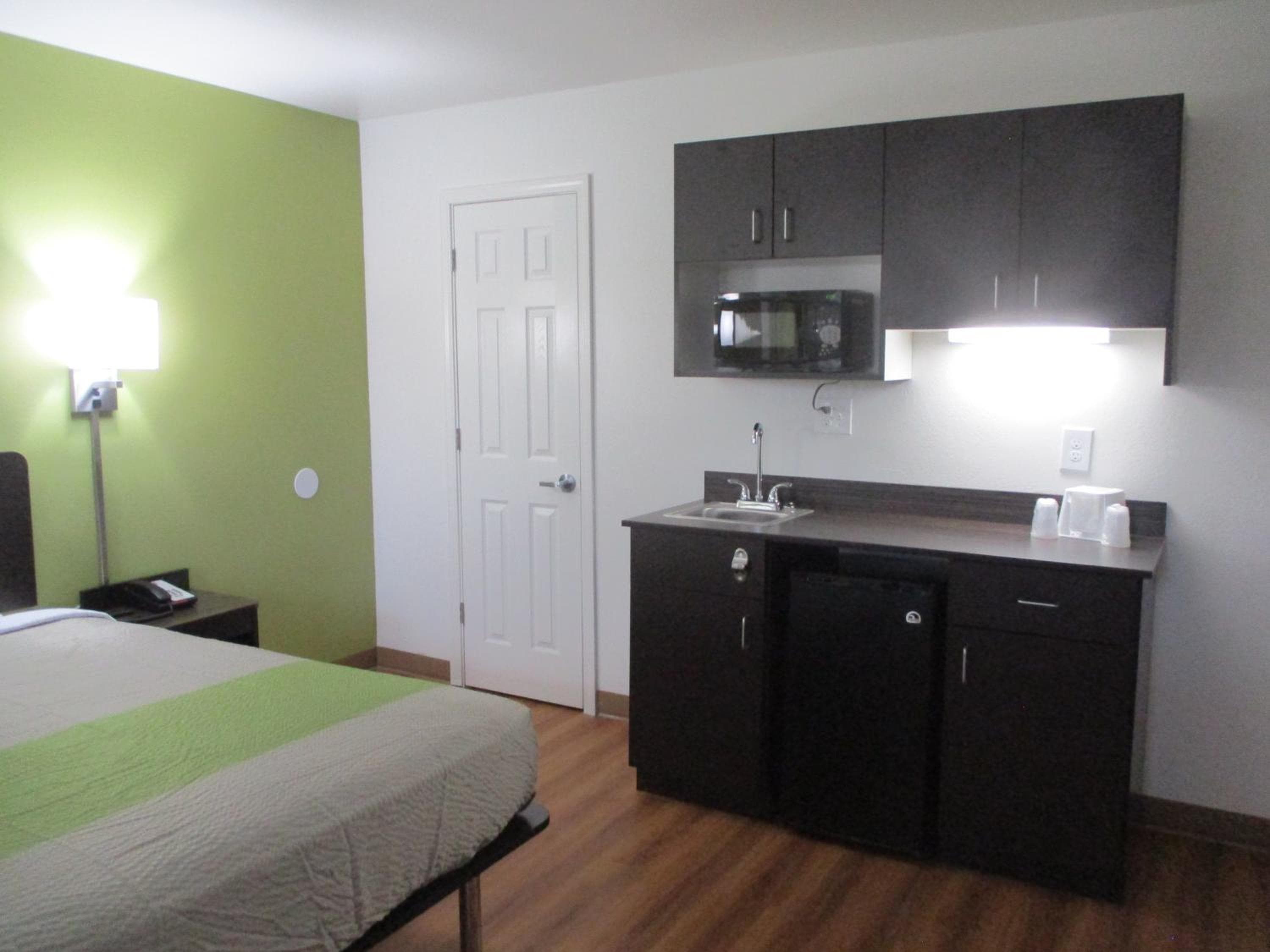 Motel 6-North Olmsted, OH - Cleveland