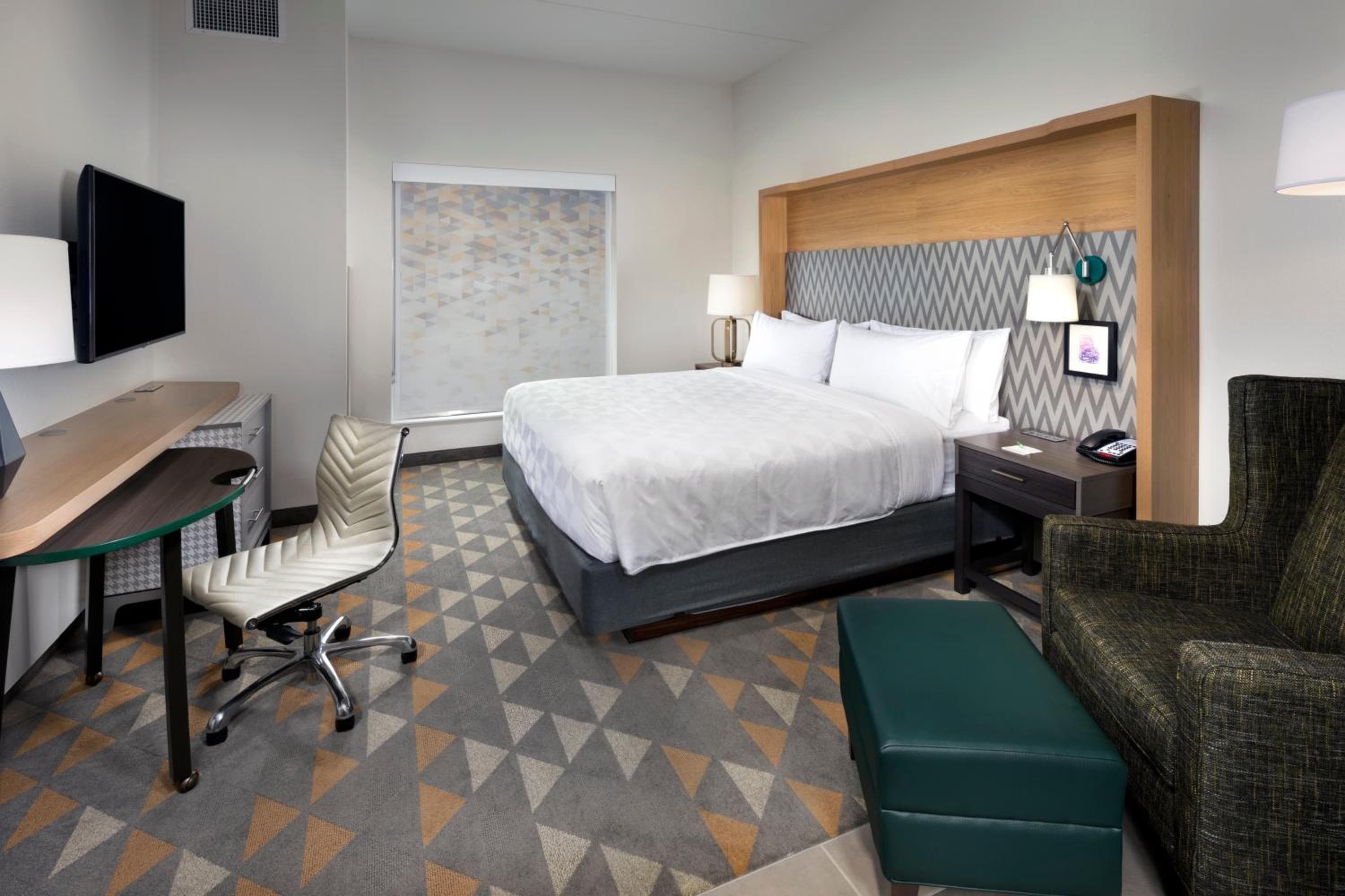 Holiday Inn & Suites Arden - Asheville Airport by IHG
