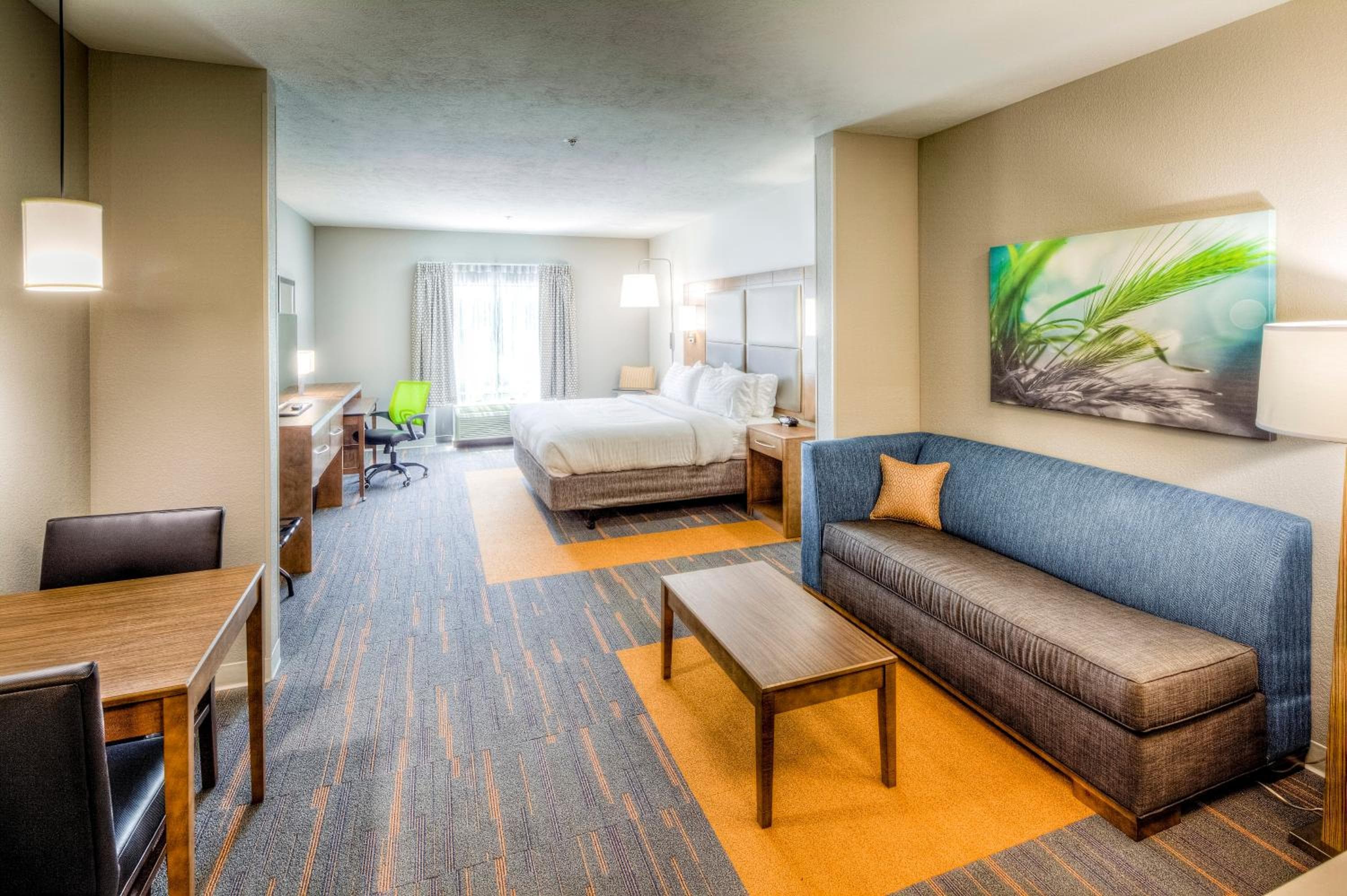 Holiday Inn Express & Suites Cleveland/Westlake by IHG