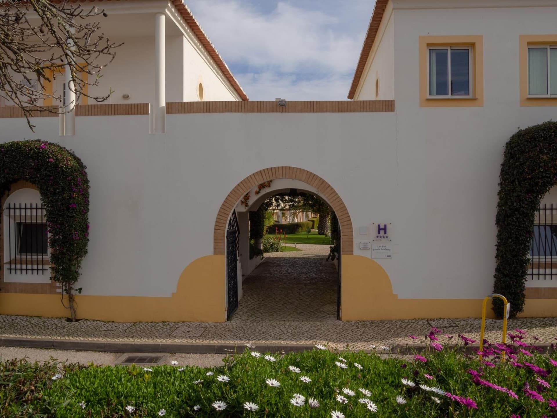 Luz Bay Hotel