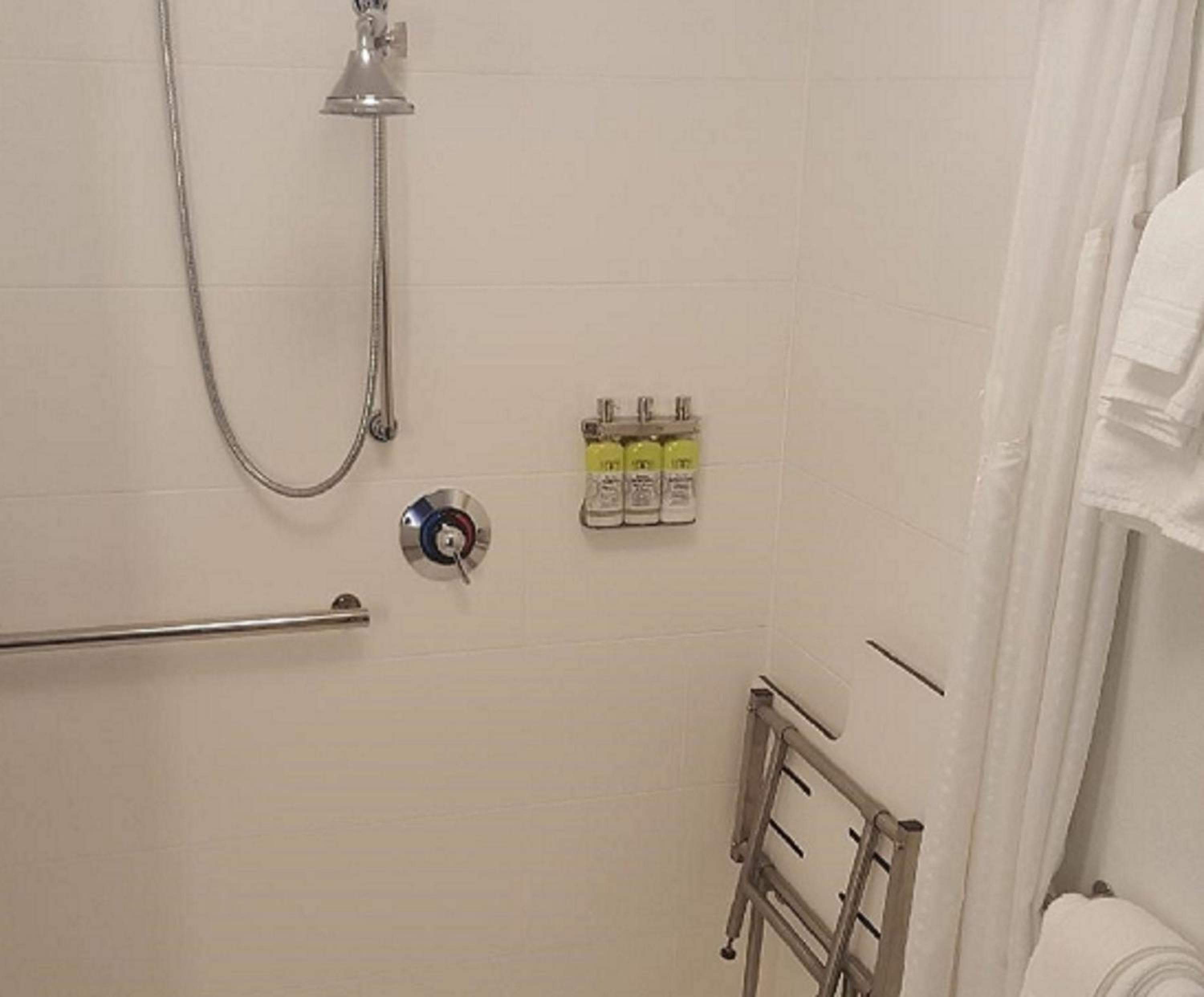 Holiday Inn Express & Suites Downtown Louisville by IHG