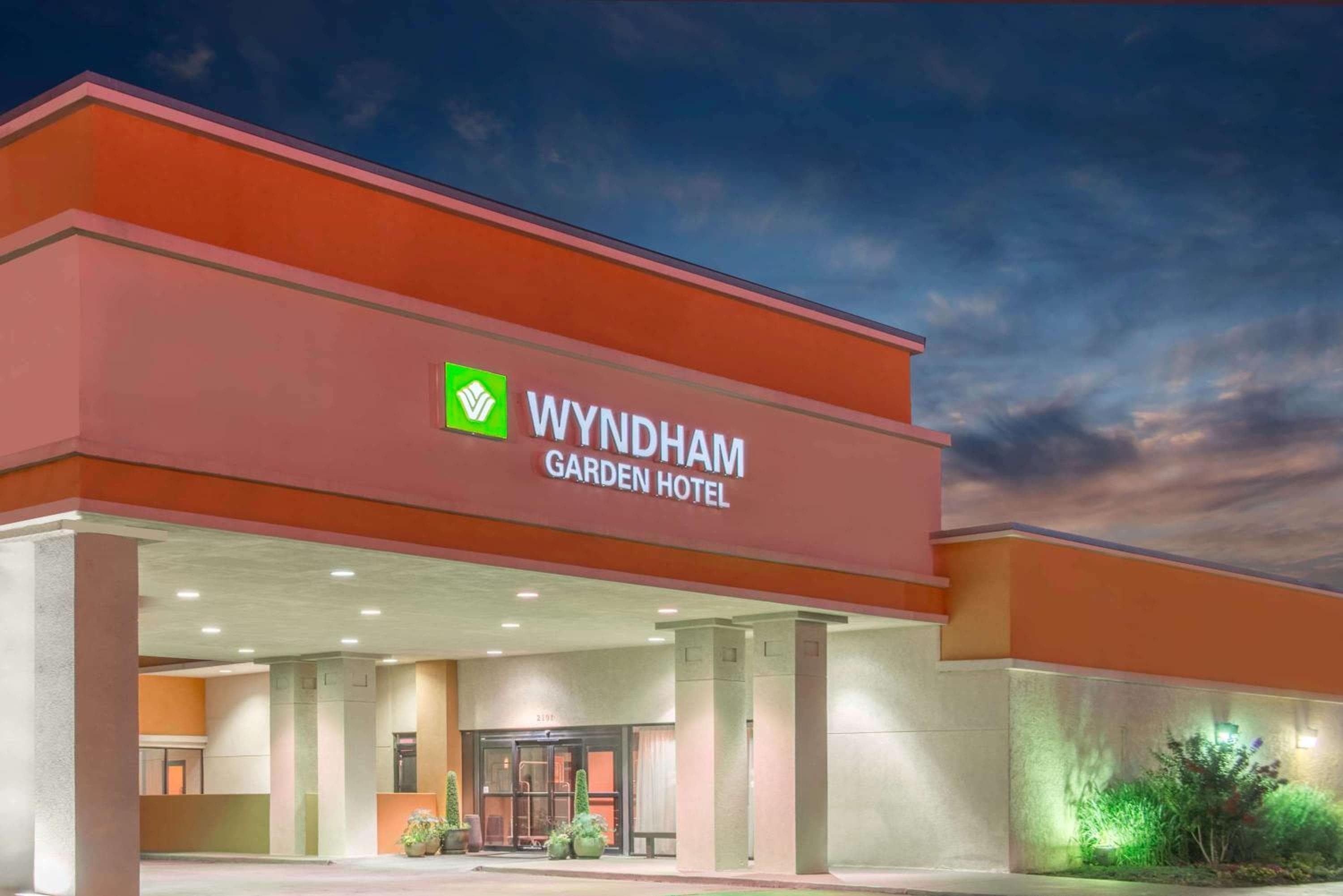 Wyndham Garden OKC Airport - Event Center, Indoor pool, Arcade Near Paycom, Fairgrounds