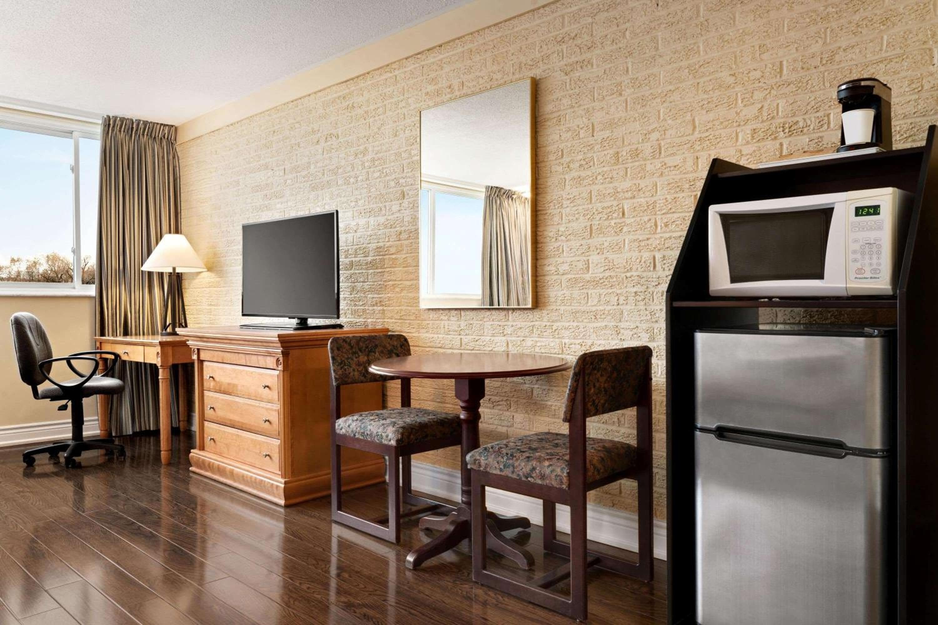 Travelodge by Wyndham Richmond Hill