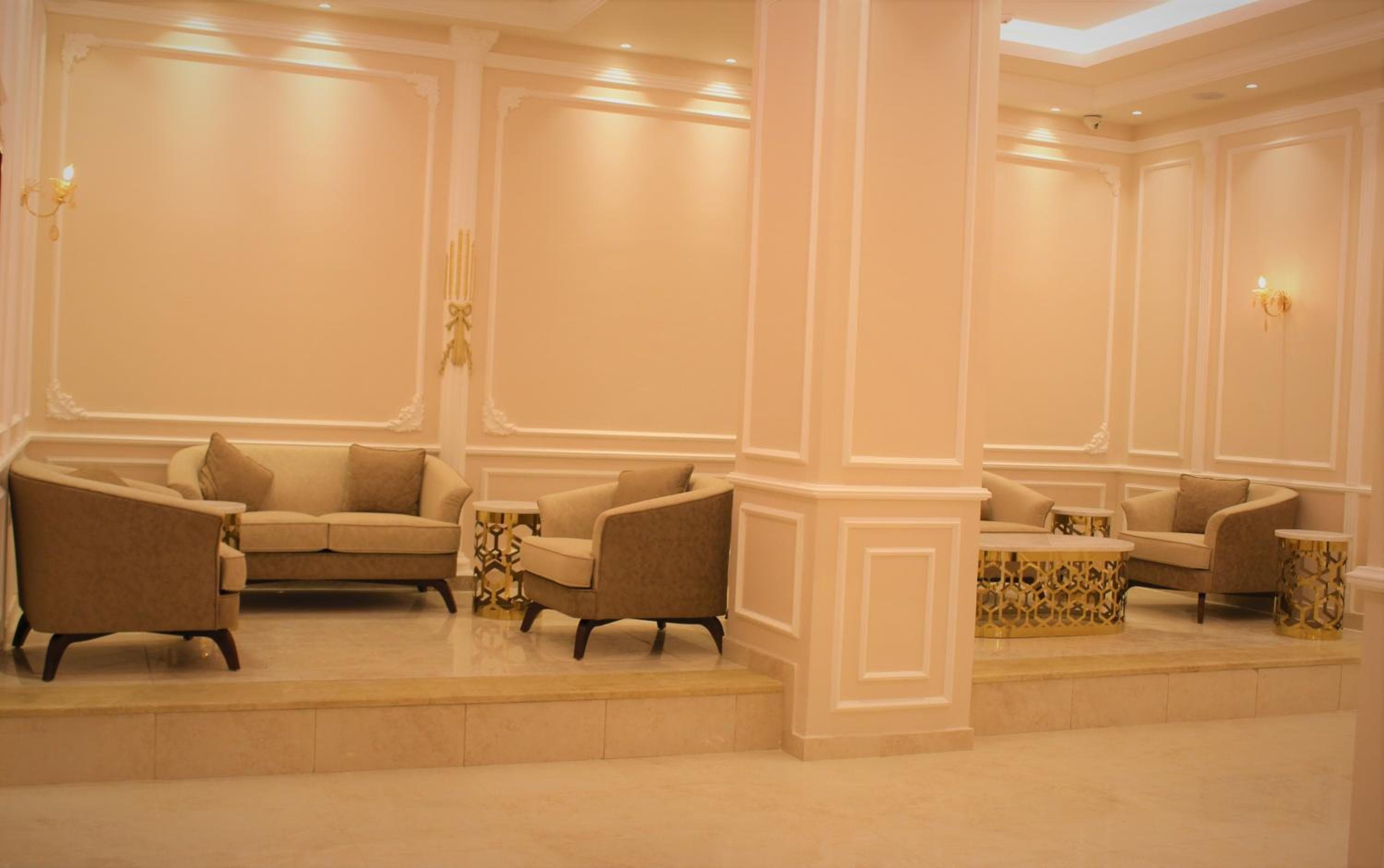 New MerryLand Hotel
