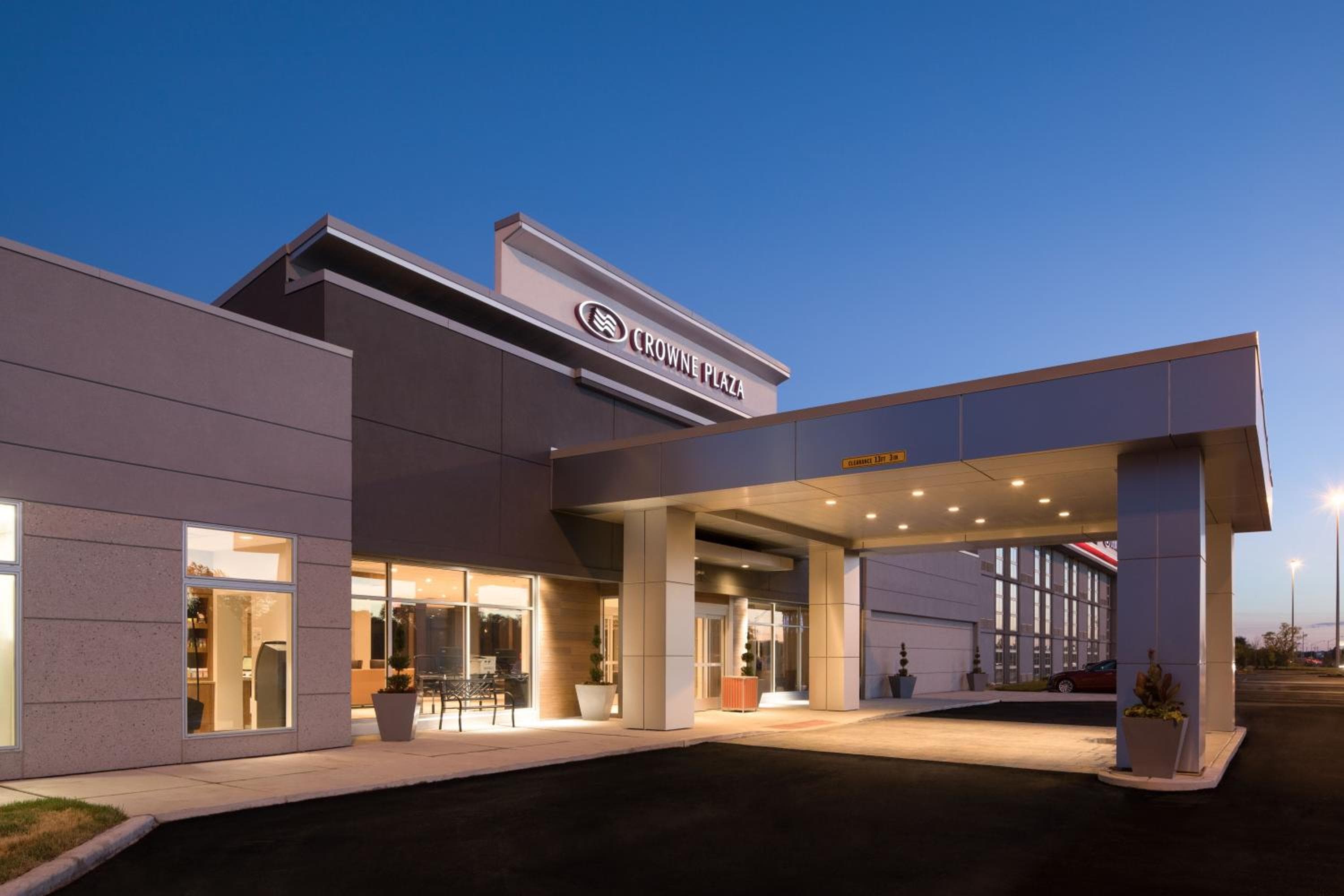 Crowne Plaza Chicago SW - Burr Ridge by IHG