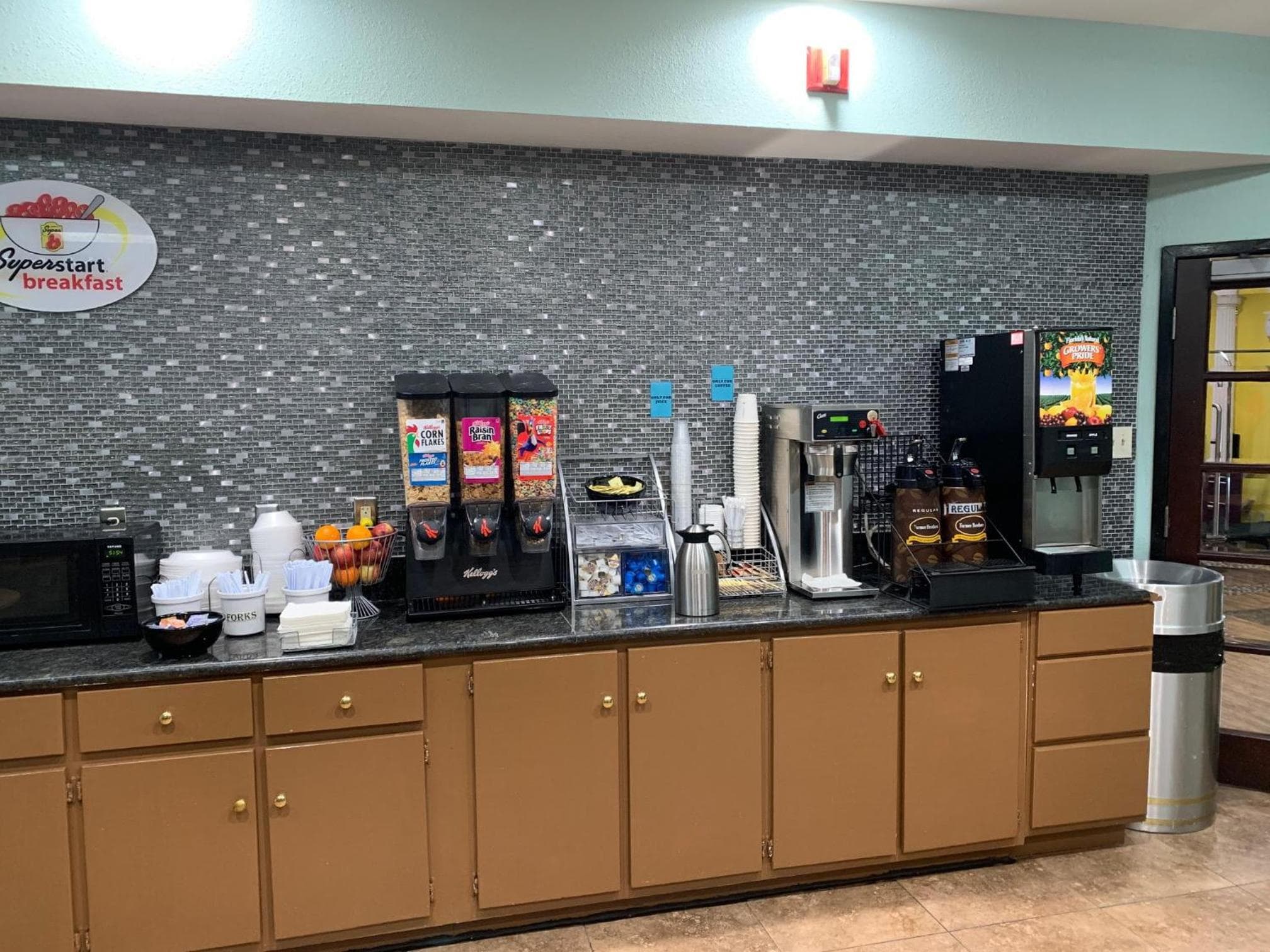 Super 8 by Wyndham Hull Street Midlothian Richmond Area