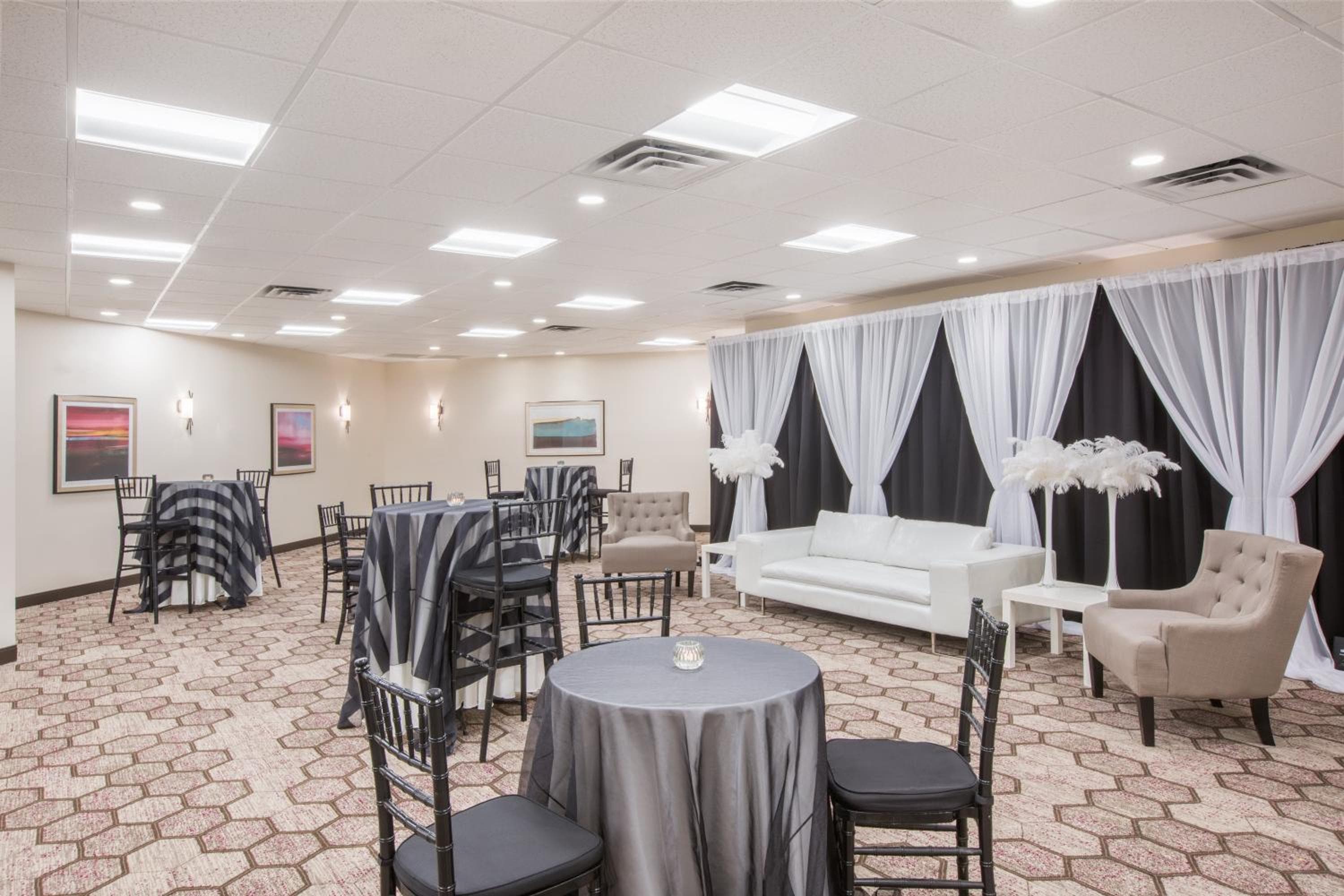 AC Hotel by Marriott Portland Lake Oswego