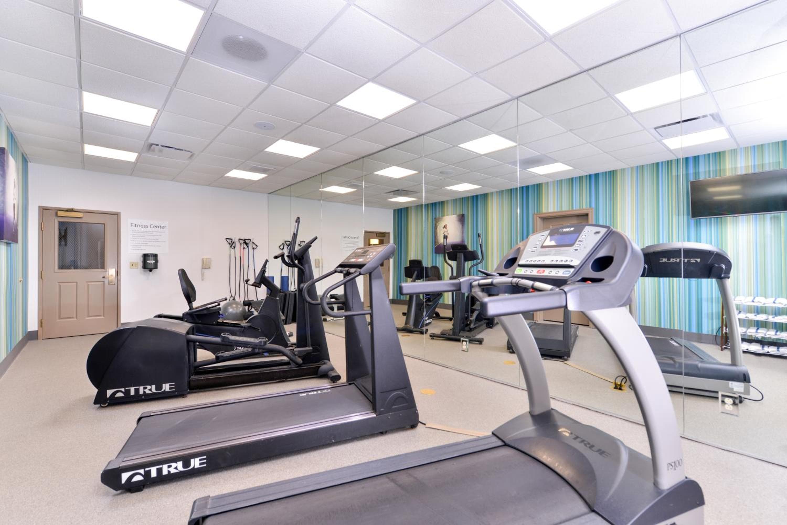 Holiday Inn Express Hotel & Suites St. Louis West-O'Fallon by IHG