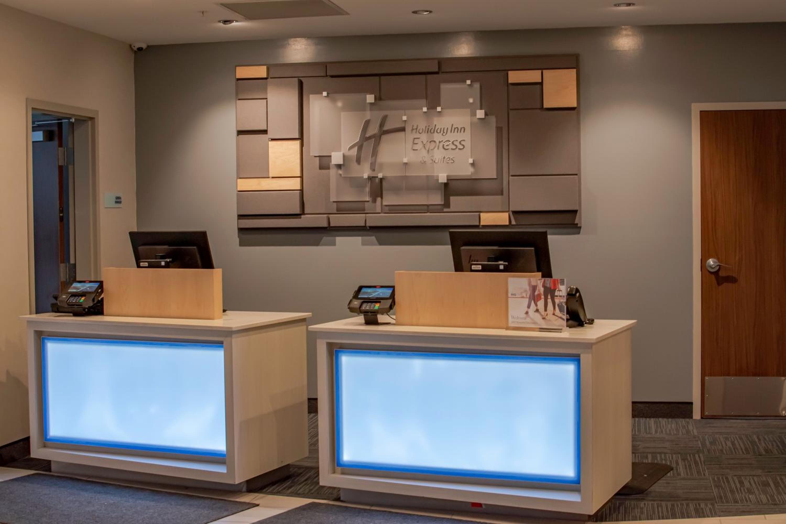 Holiday Inn Express & Suites Tonawanda - Buffalo Area by IHG