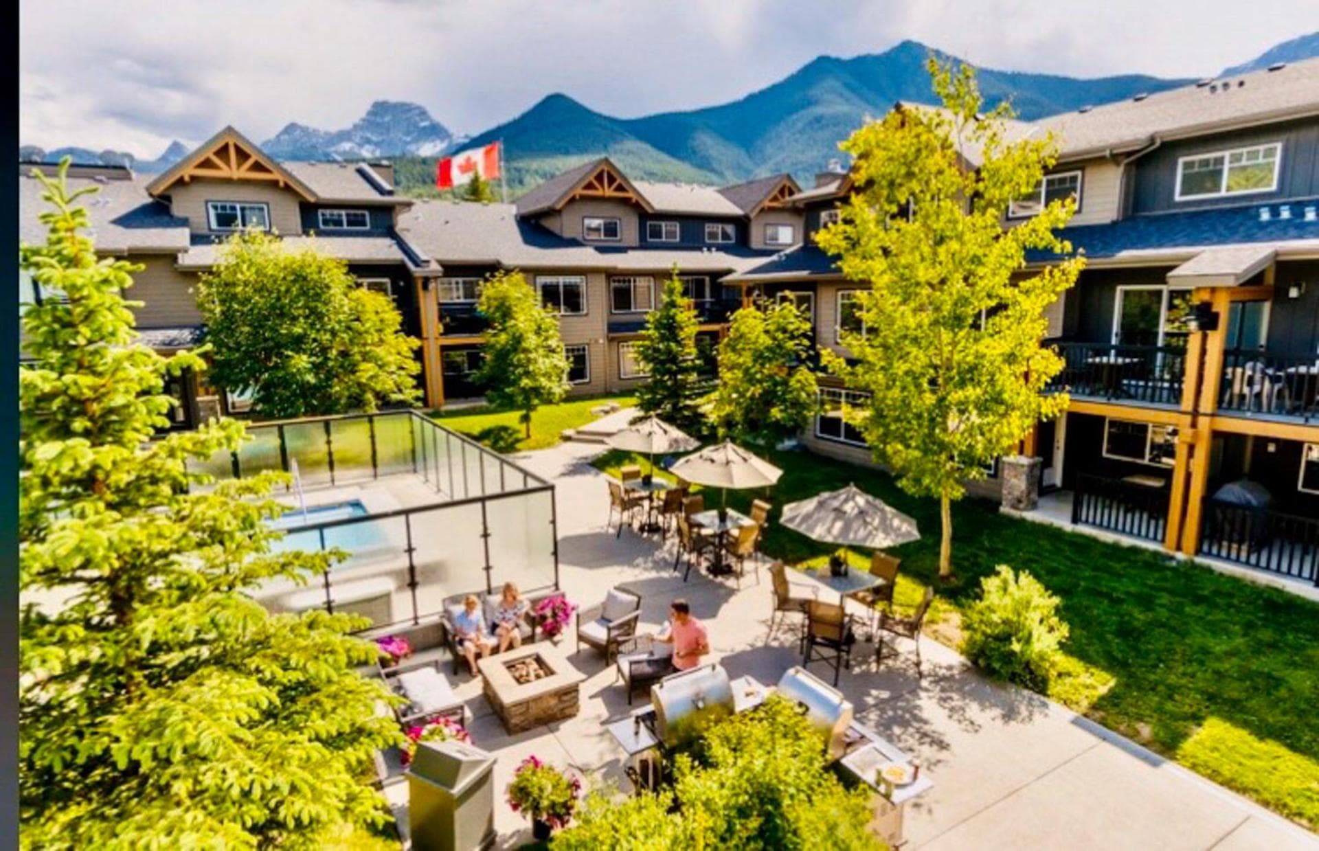Mountain View Escape - Copperstone 2BR & Hot Tub