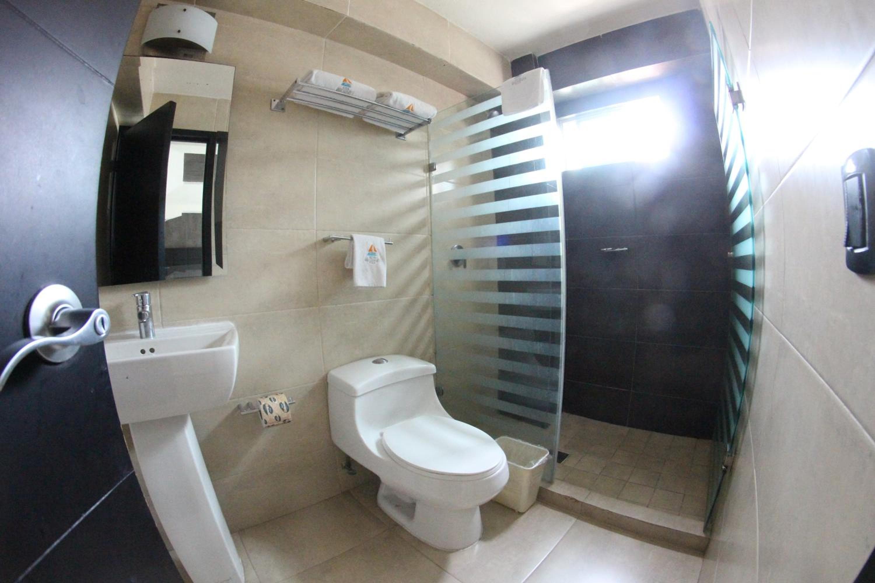 Hotel Portonovo Plaza Malecon