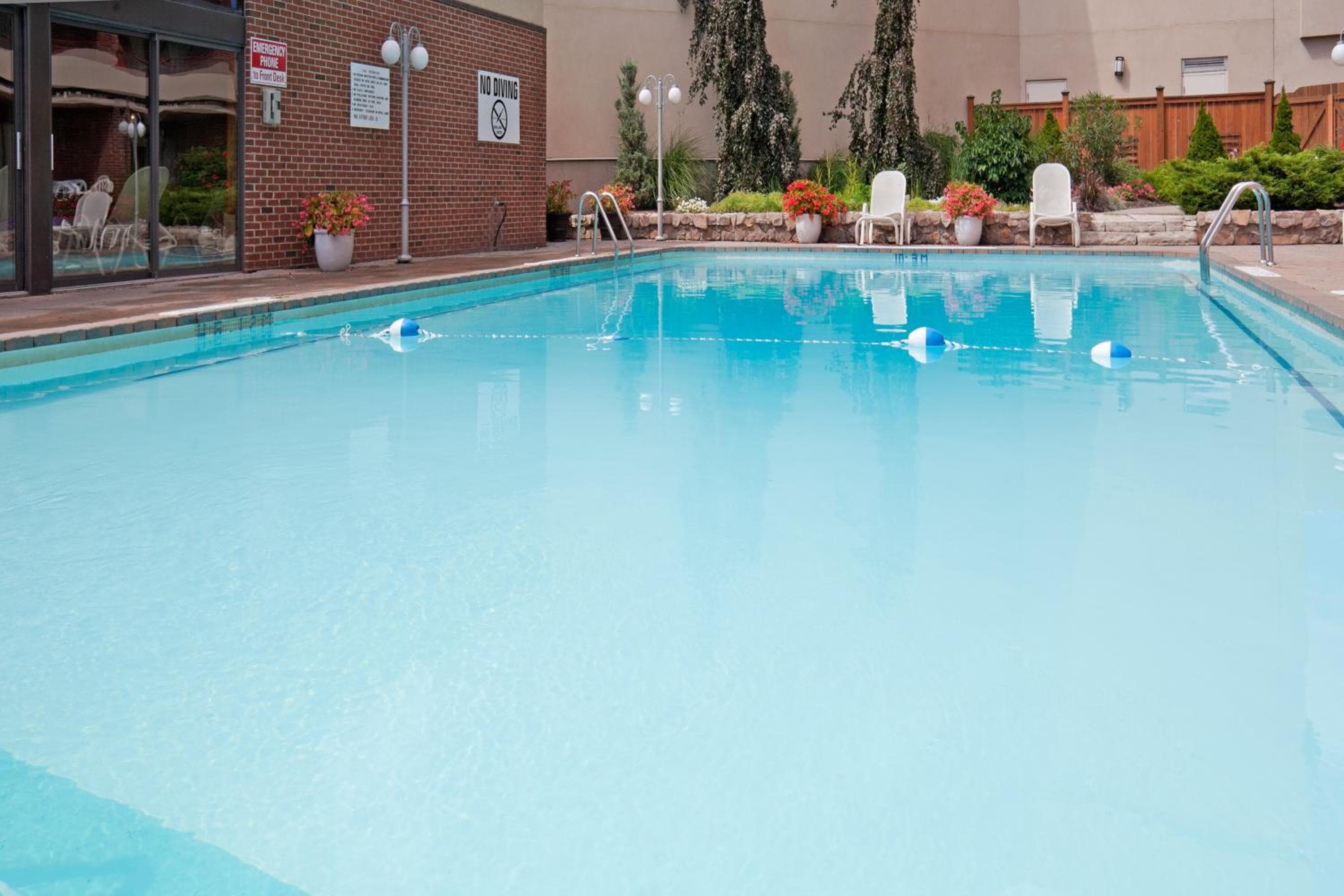 Holiday Inn Niagara Falls-By the Falls by IHG