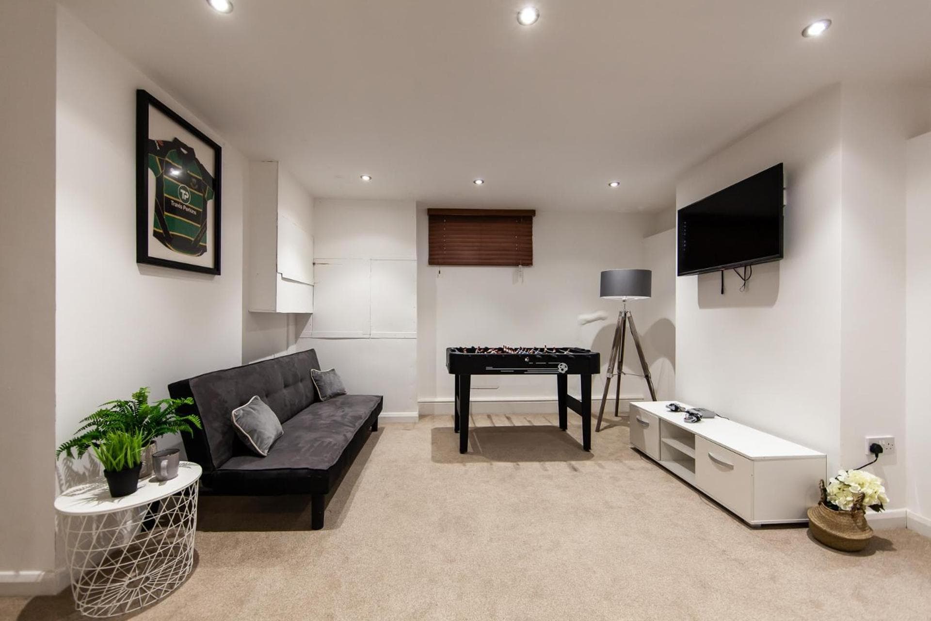 Large House - Contractors & Families & Private Parking