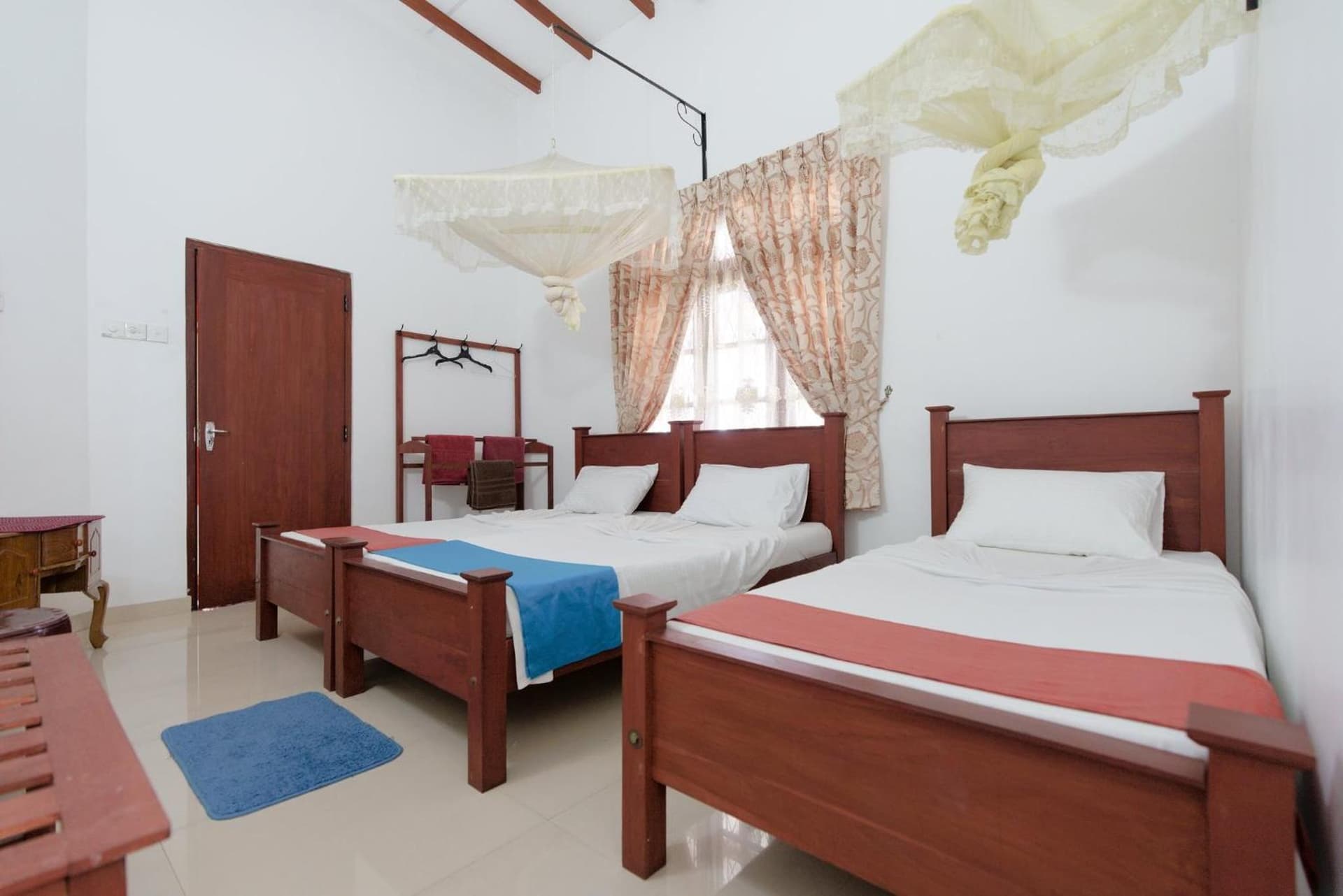 Kandyan White Holiday Homes