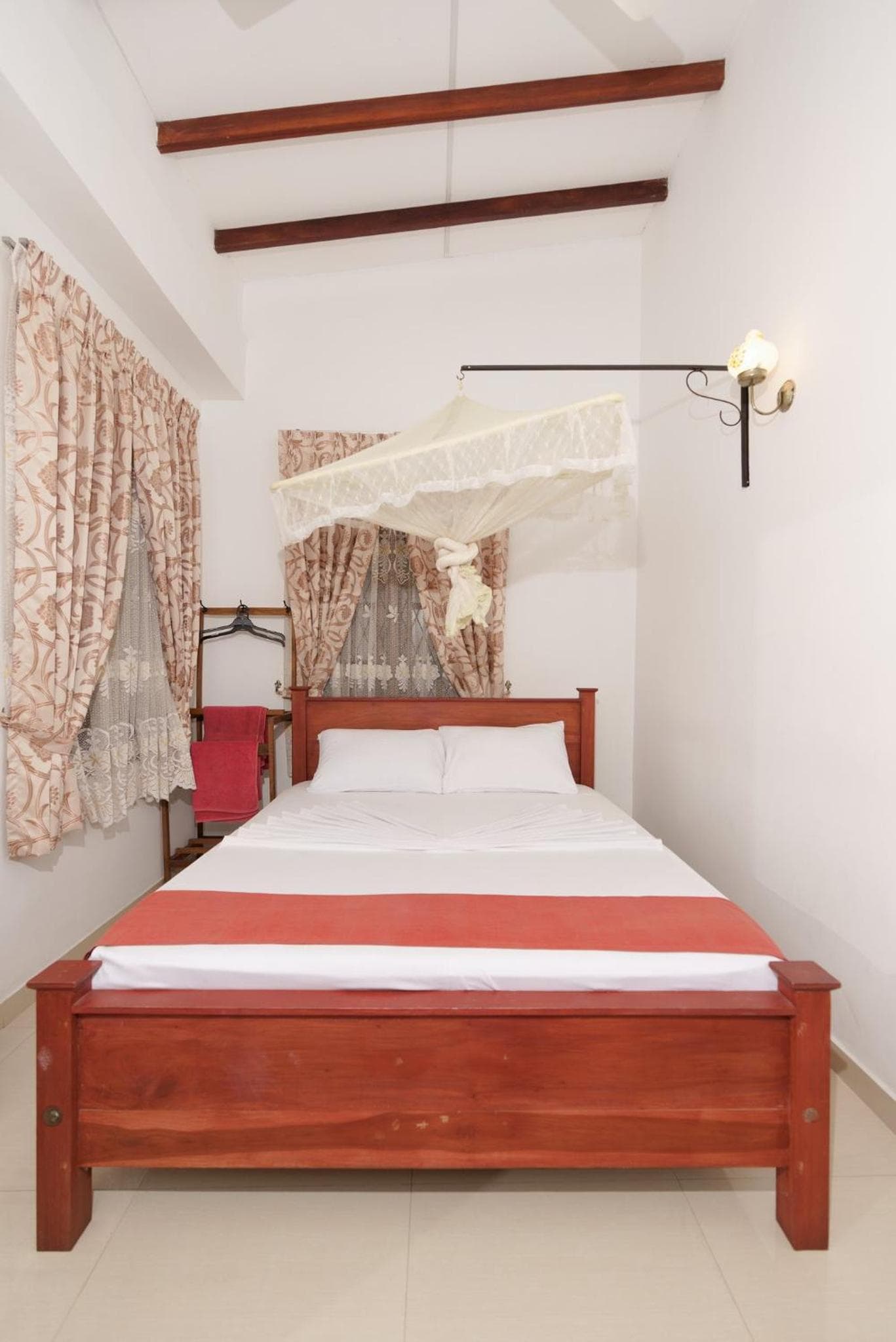 Kandyan White Holiday Homes