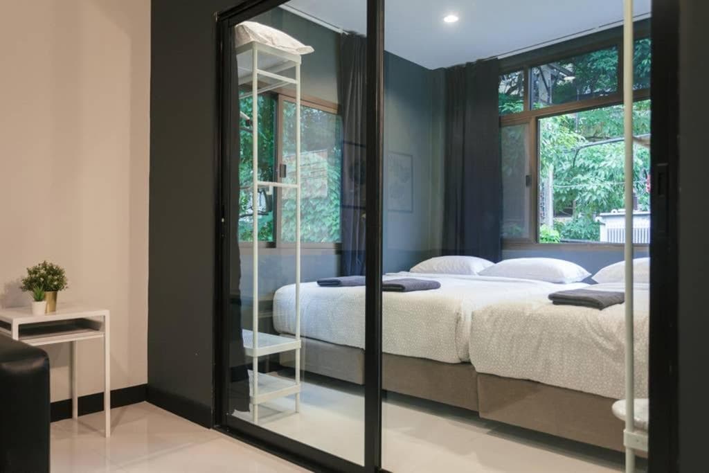 S2 Silom Large room 4-6 guests Full kitchen WIFI