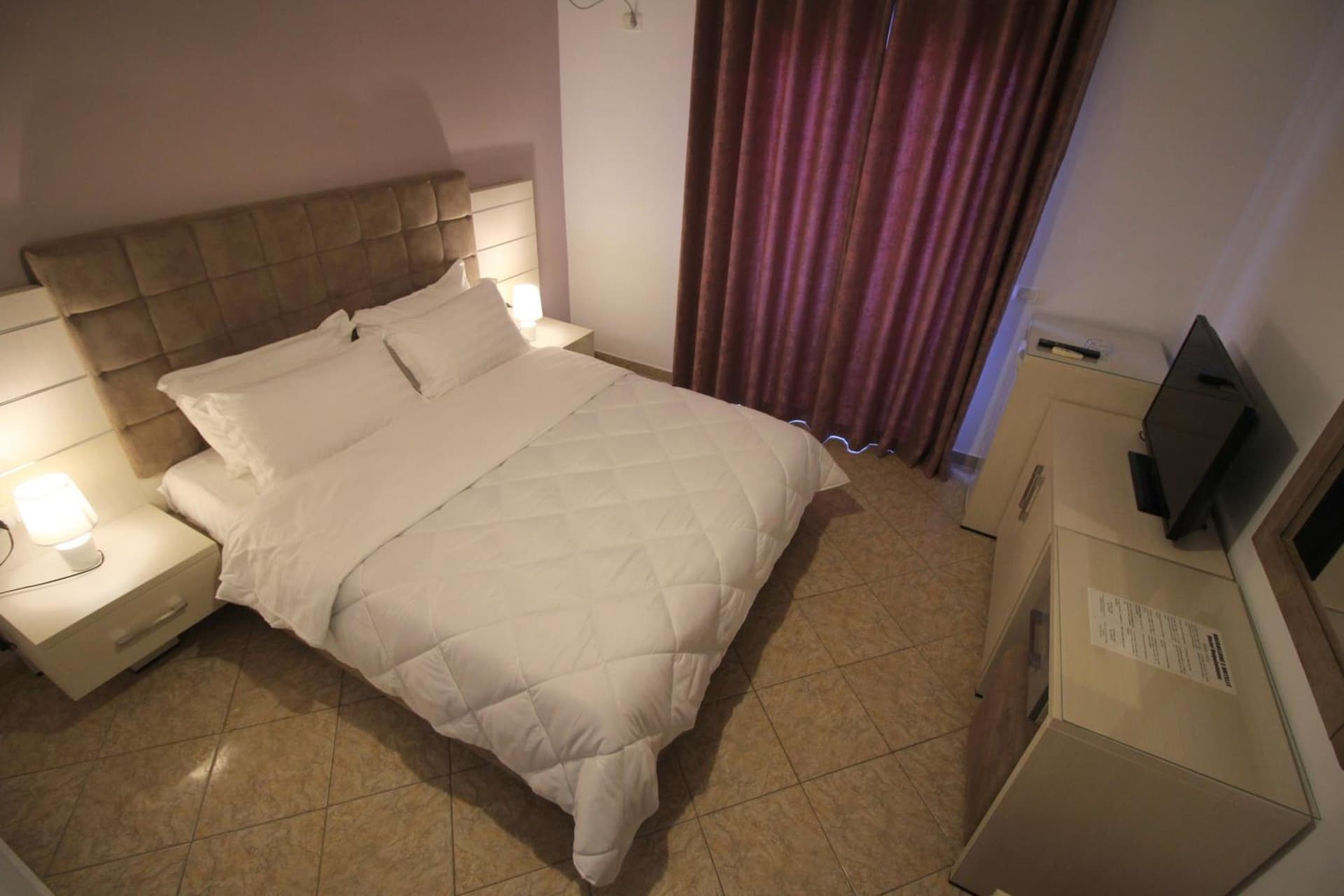 Julia Hotel