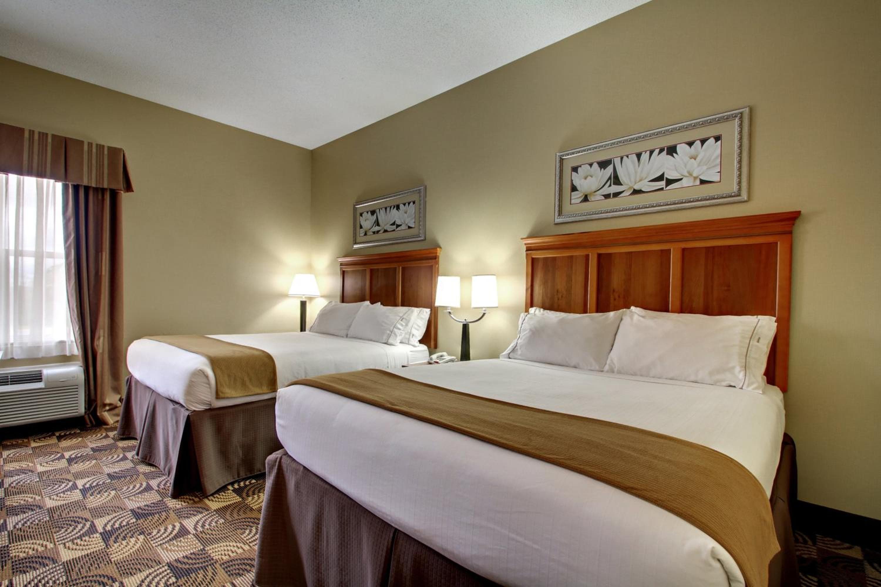 Holiday Inn Express Hurricane Mills Waverly by IHG