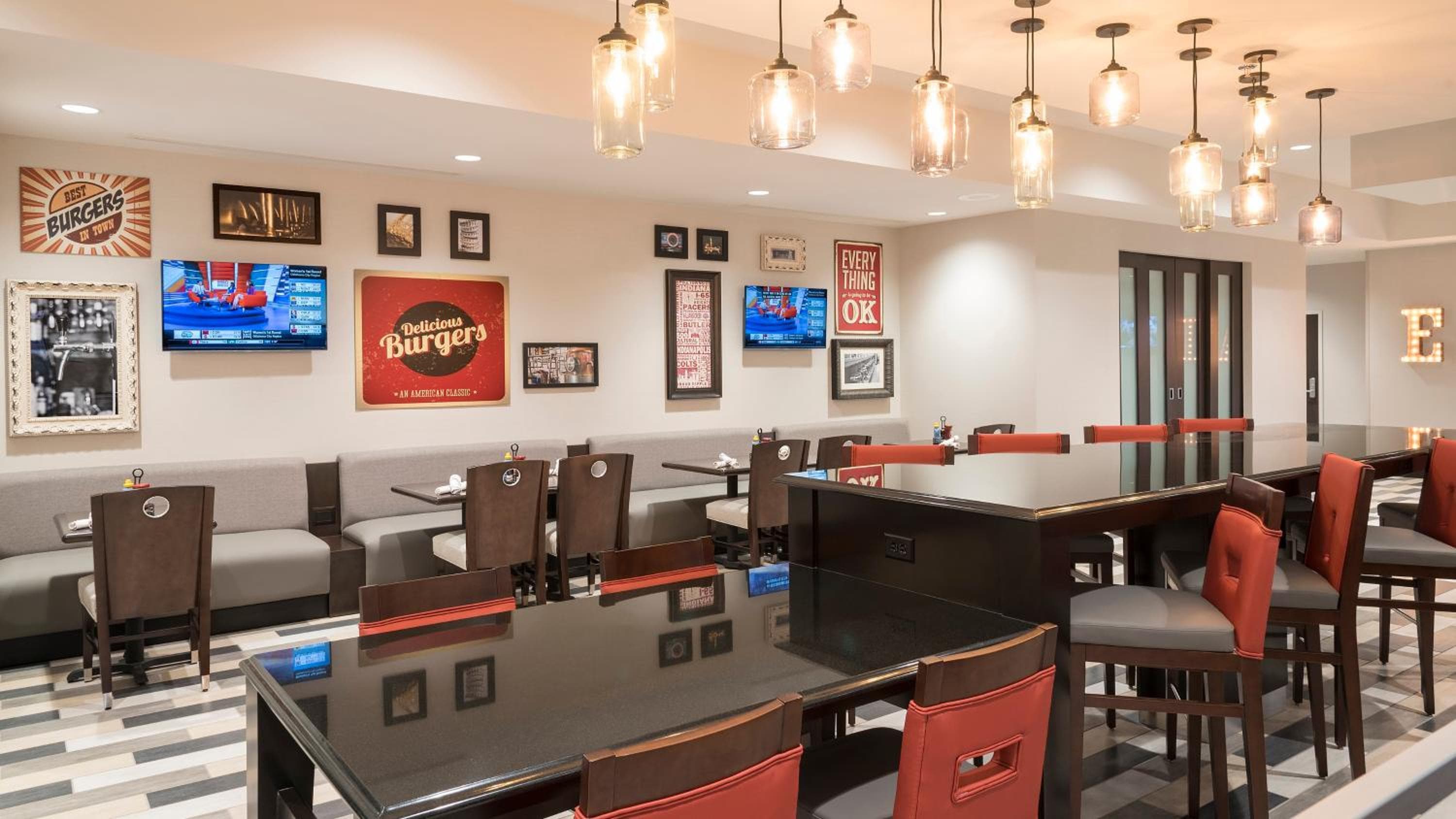 Holiday Inn Indianapolis Airport by IHG