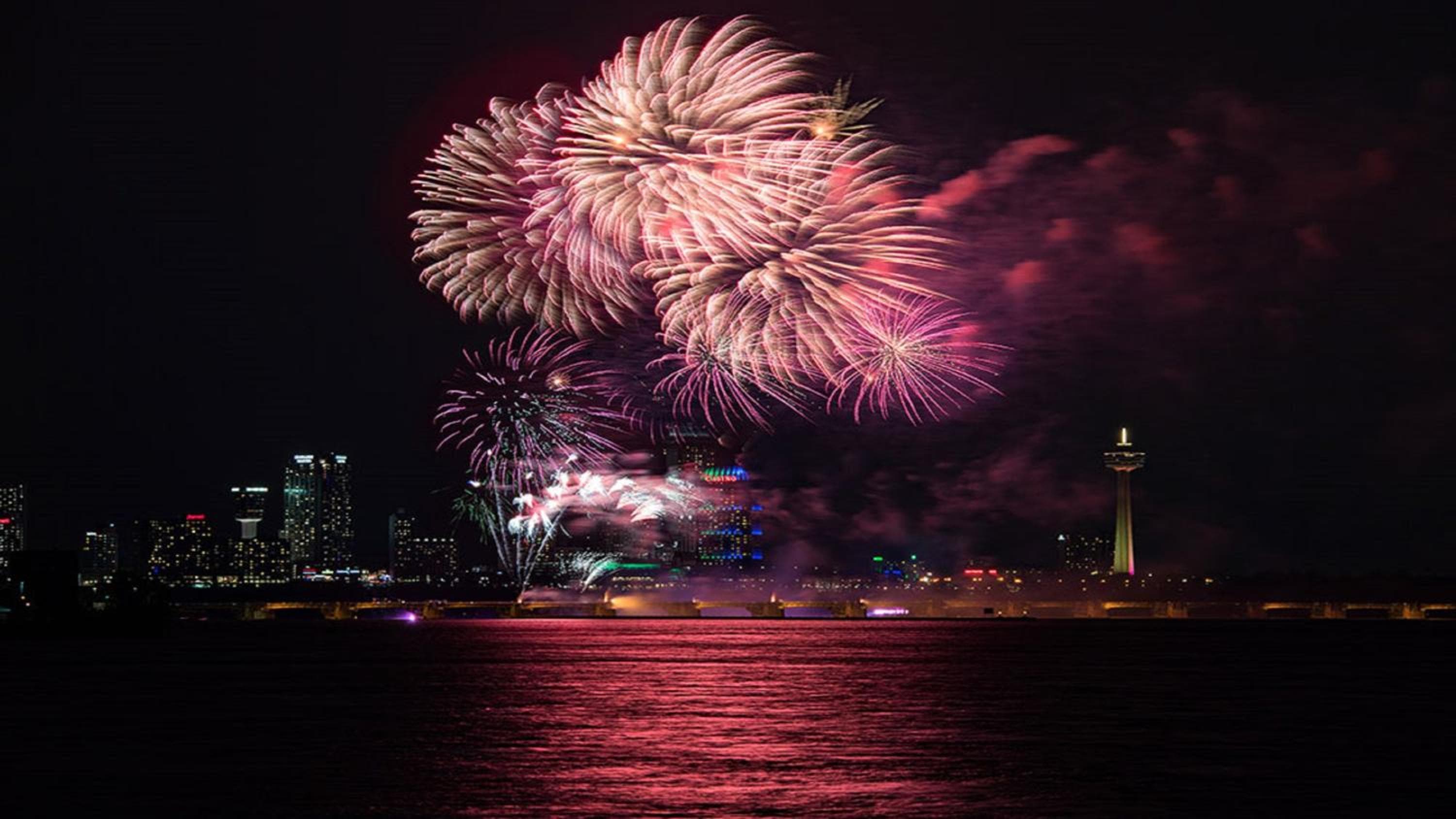 Holiday Inn Niagara Falls-By the Falls by IHG