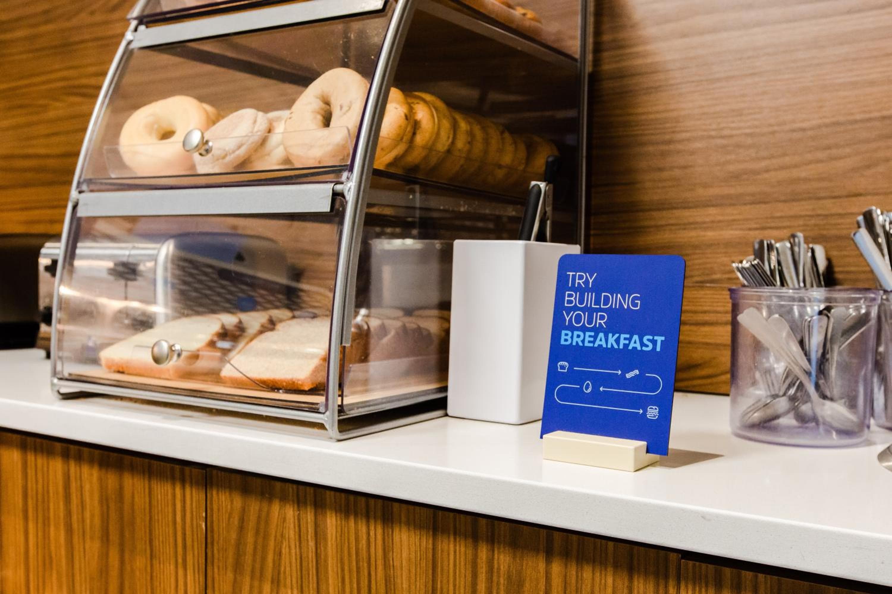 Holiday Inn Express & Suites - West Edmonton-Mall Area by IHG