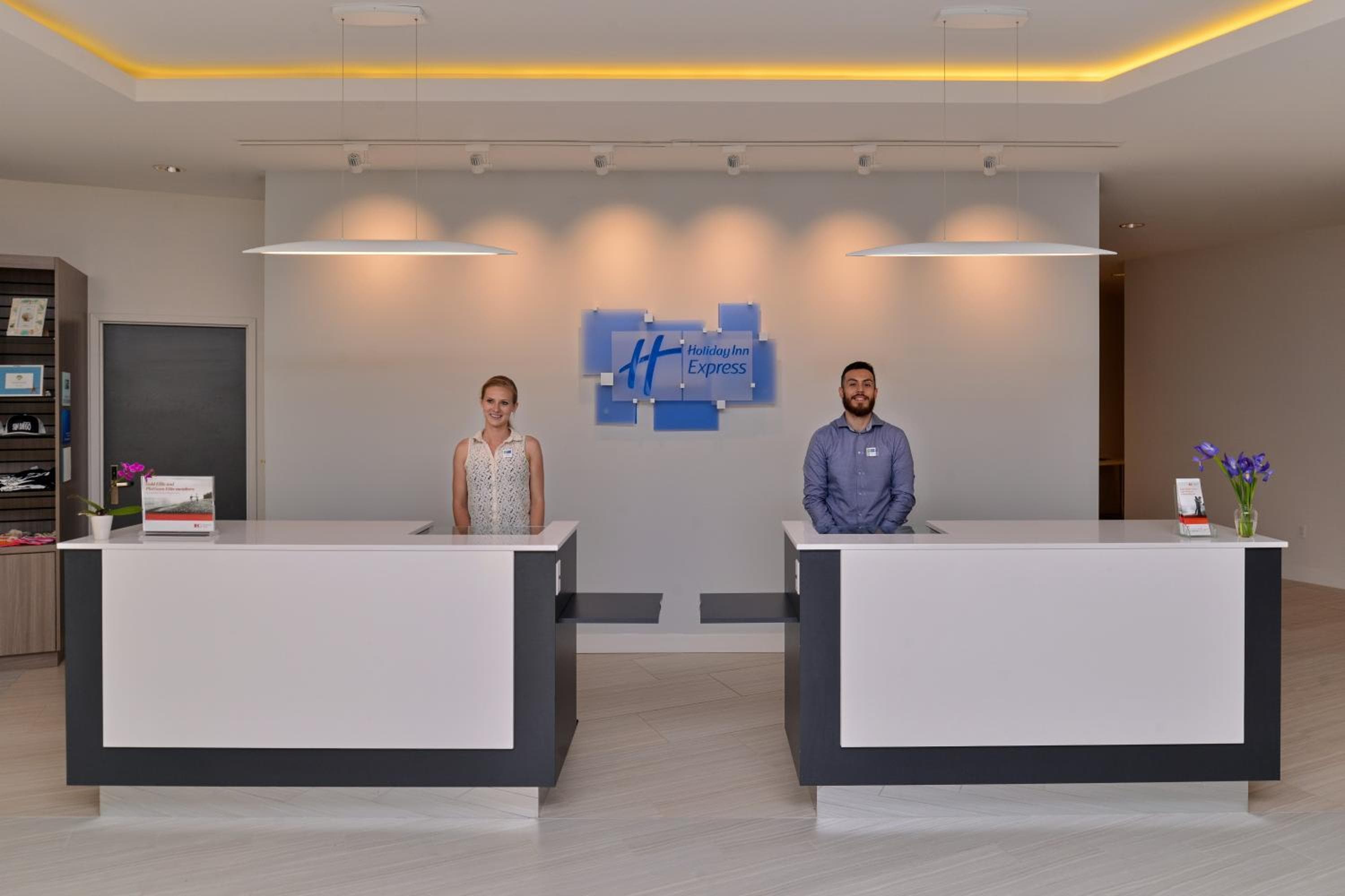 Holiday Inn Express & Suites San Diego - Mission Valley by IHG