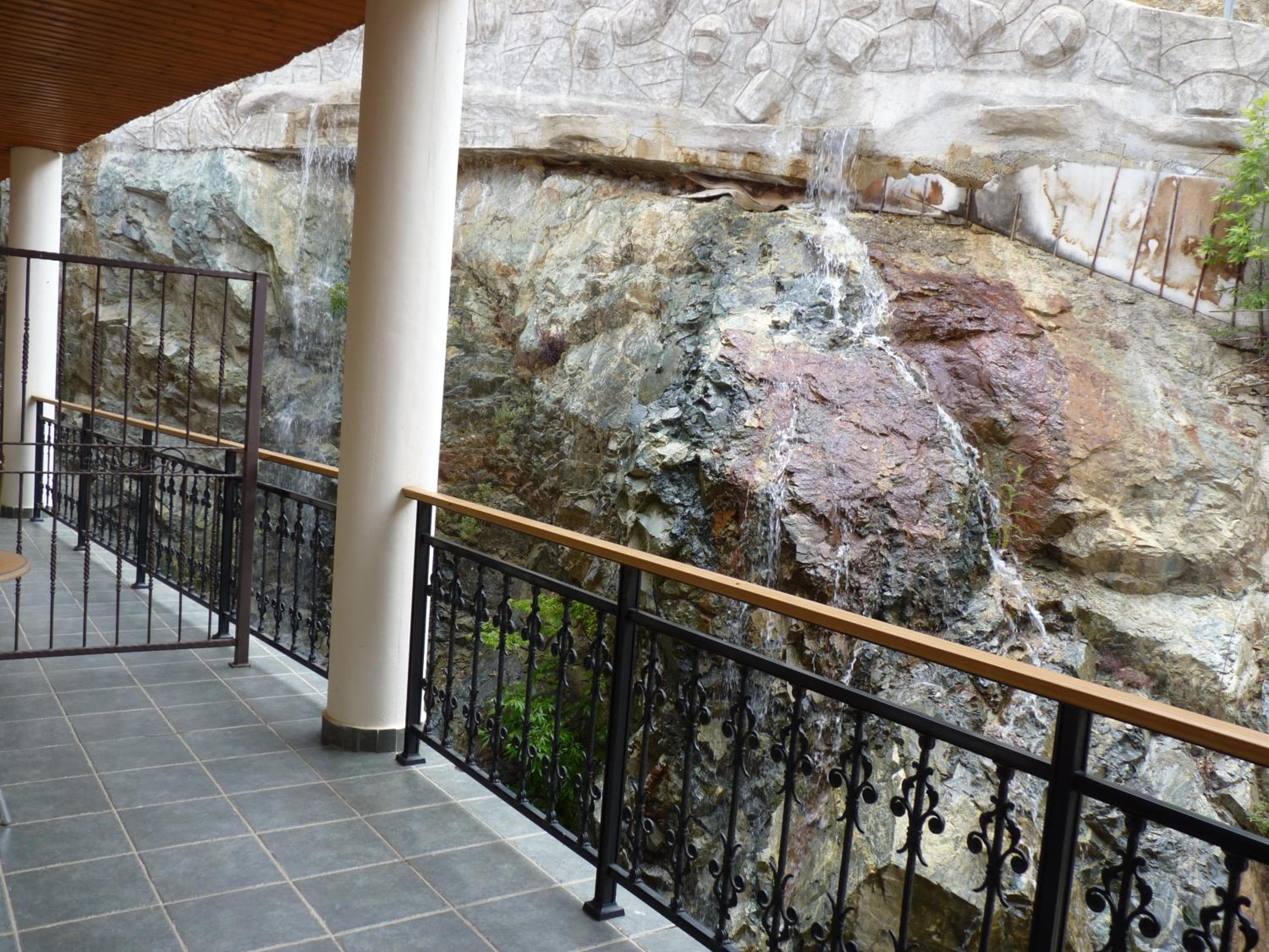 Mountain Rose Hotel & Restaurant