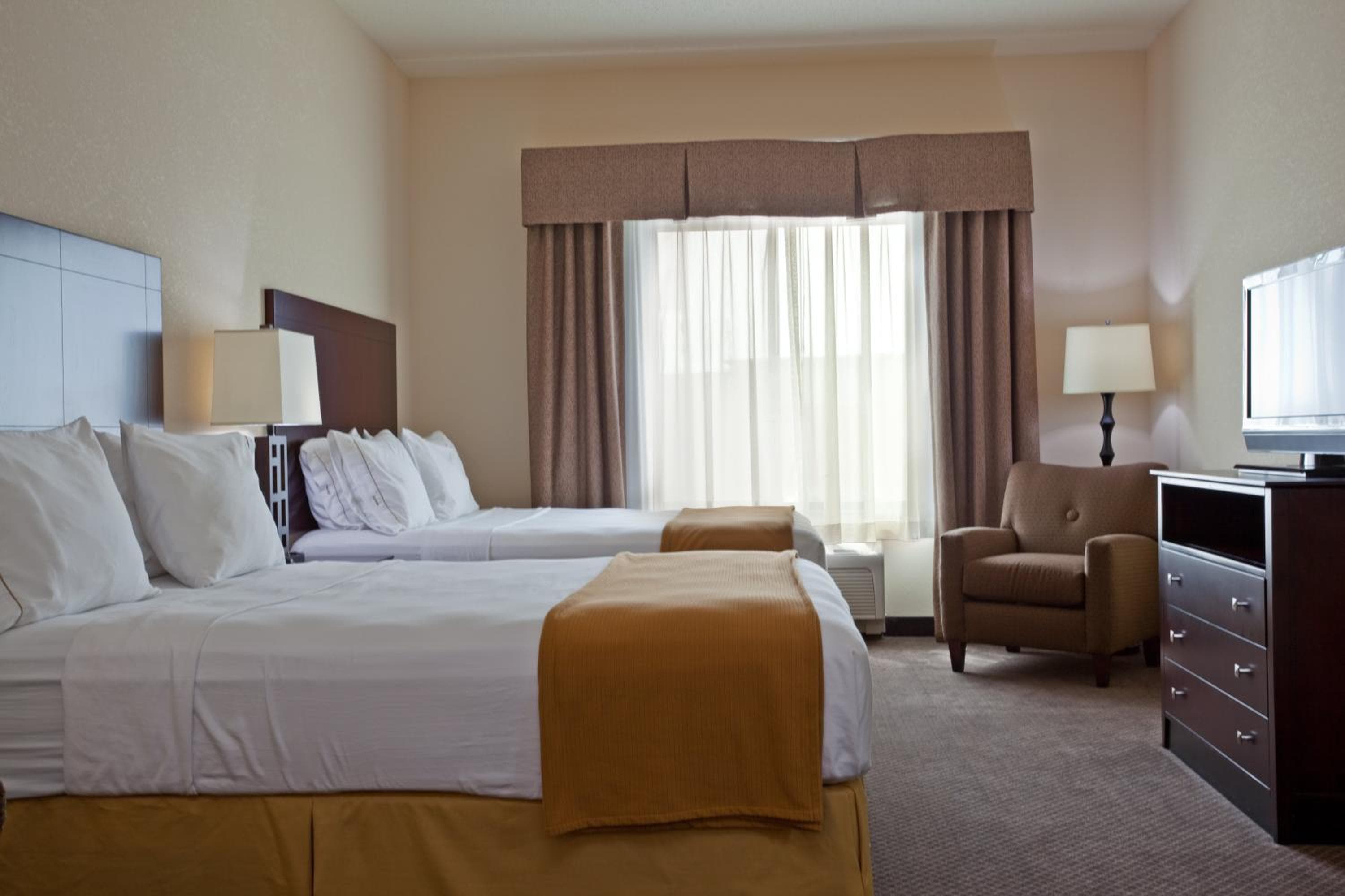 Holiday Inn Express & Suites Chicago West-O'Hare Arpt Area by IHG