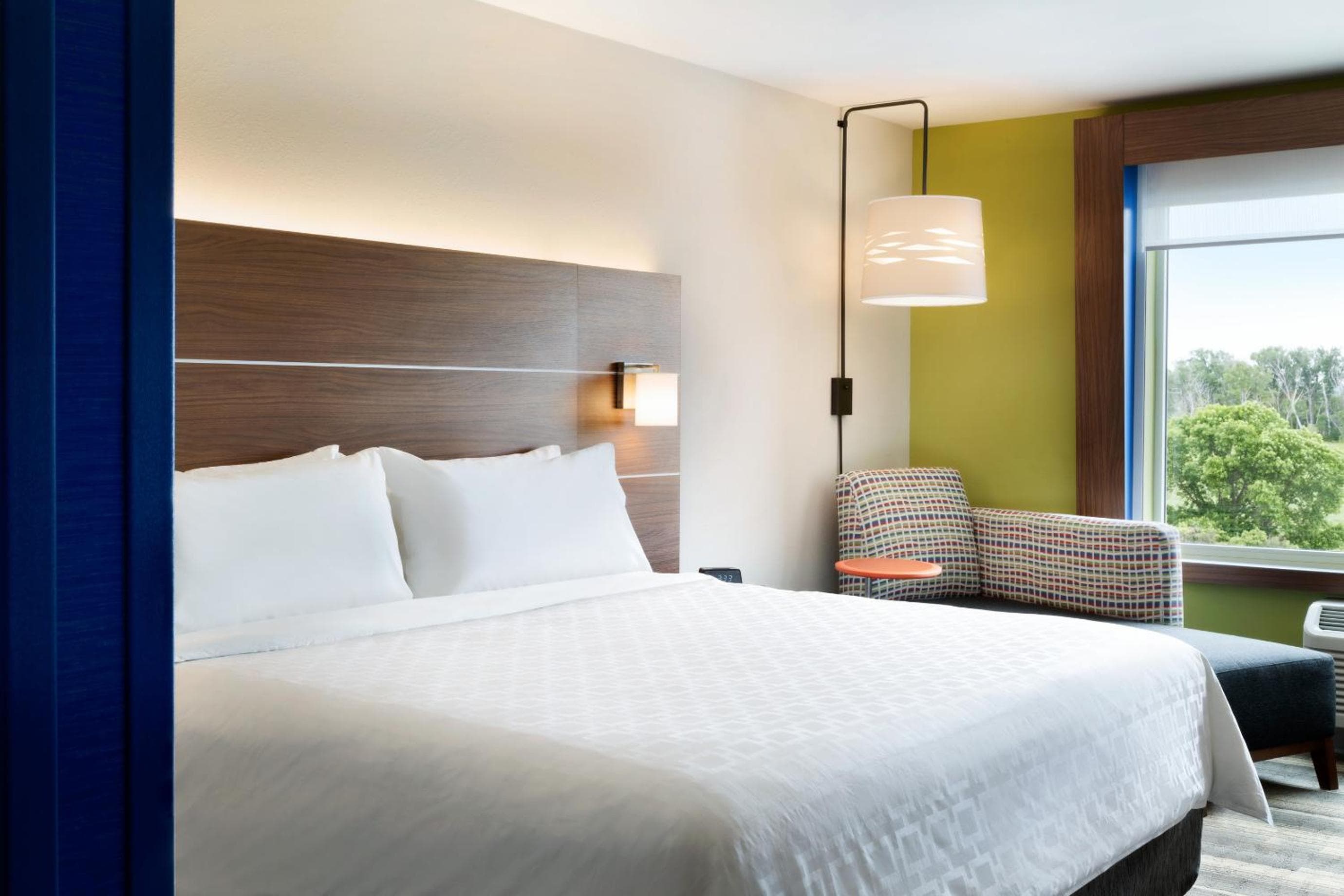 Holiday Inn Express & Suites - Calgary Airport Trail NE by IHG