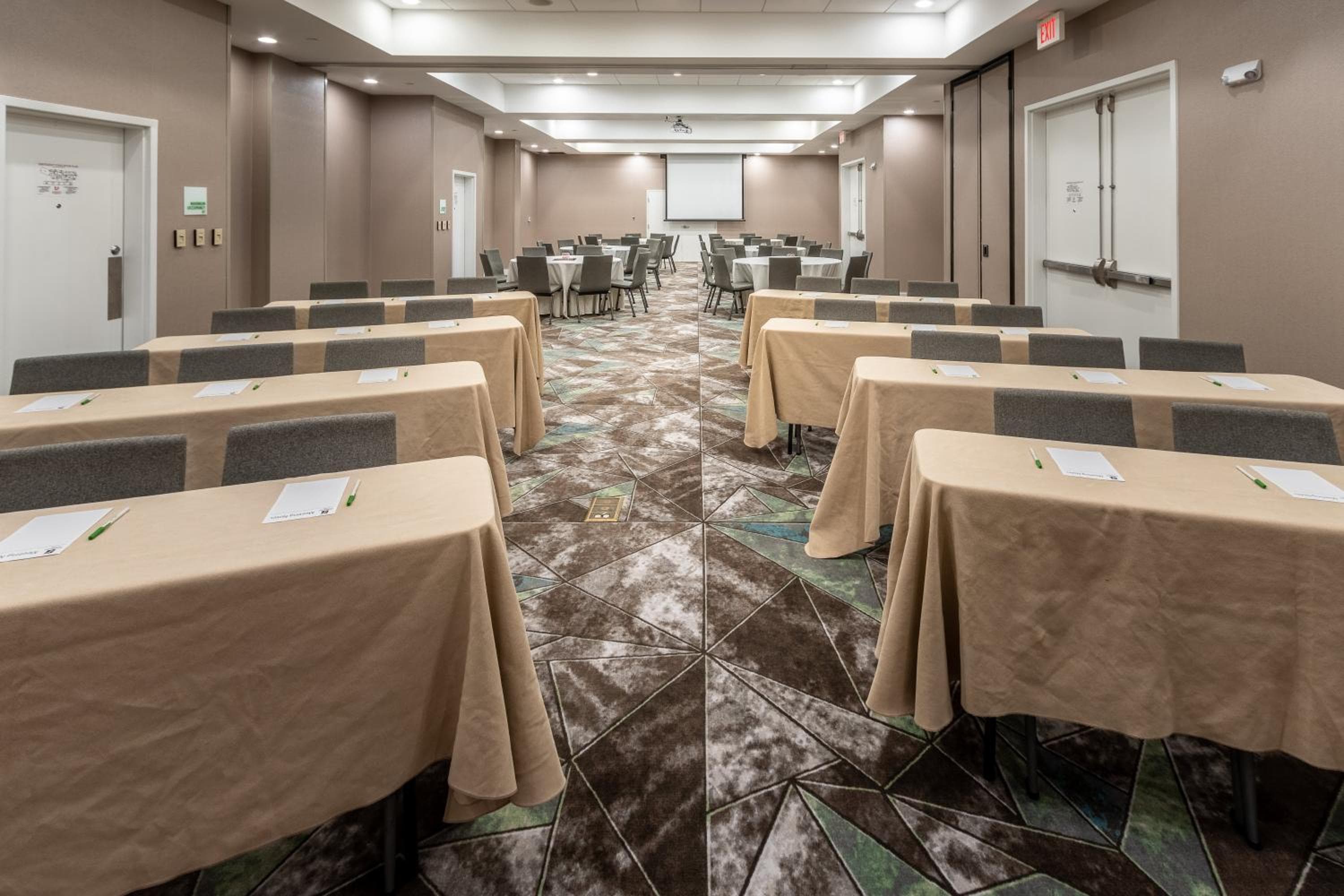 Holiday Inn & Suites Memphis - Wolfchase Galleria by IHG