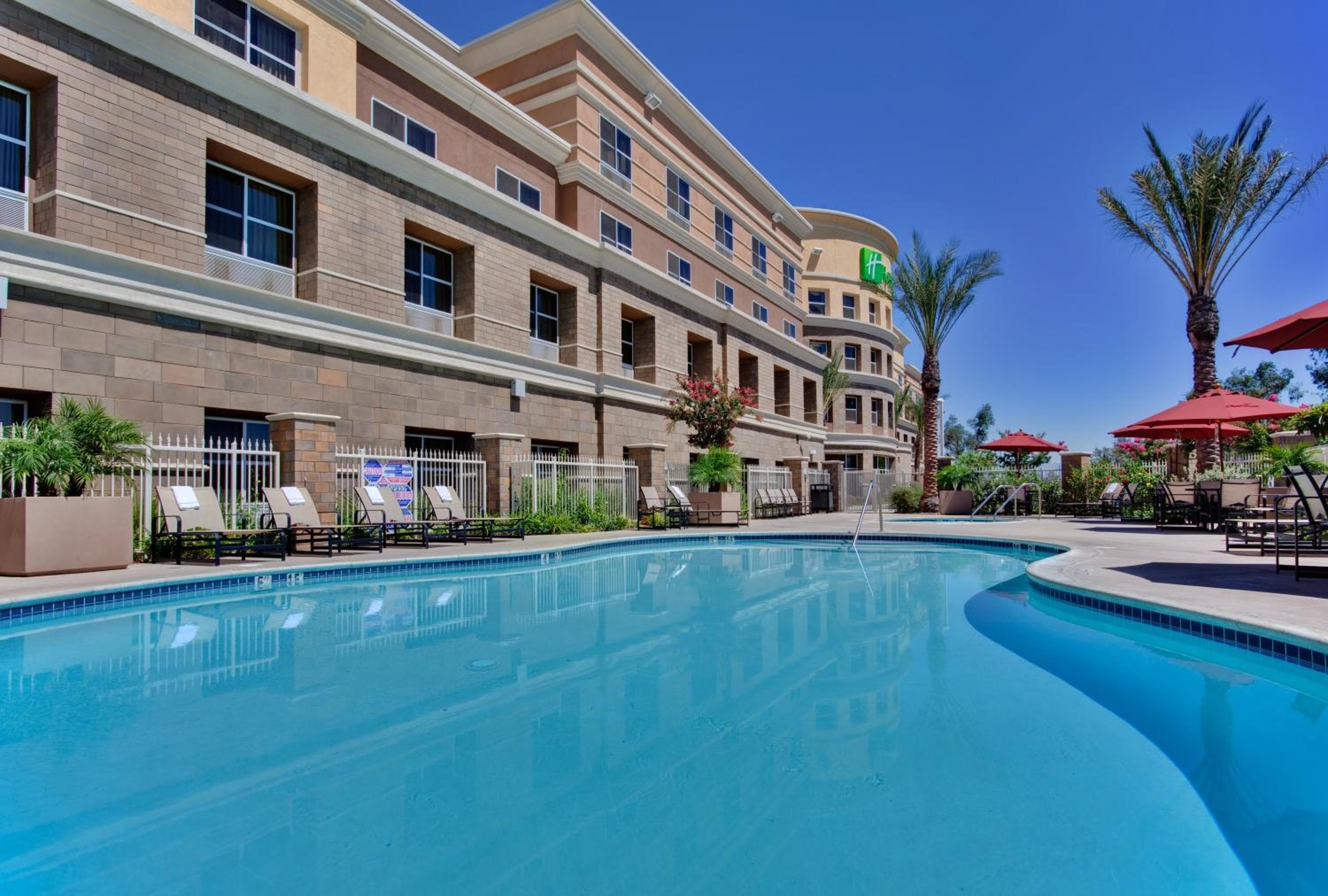 Holiday Inn Ontario Airport - California by IHG