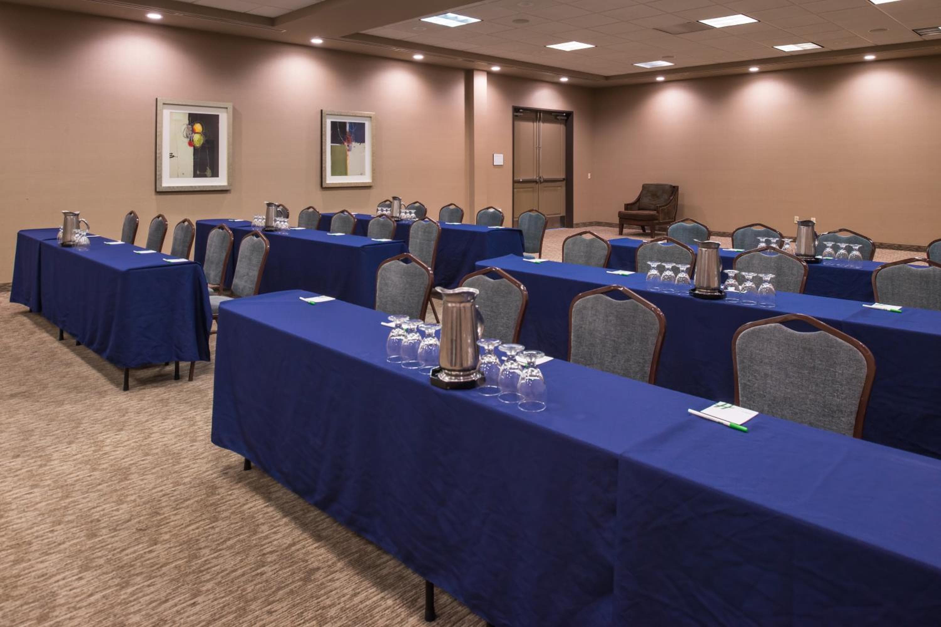 Holiday Inn Ontario Airport - California by IHG