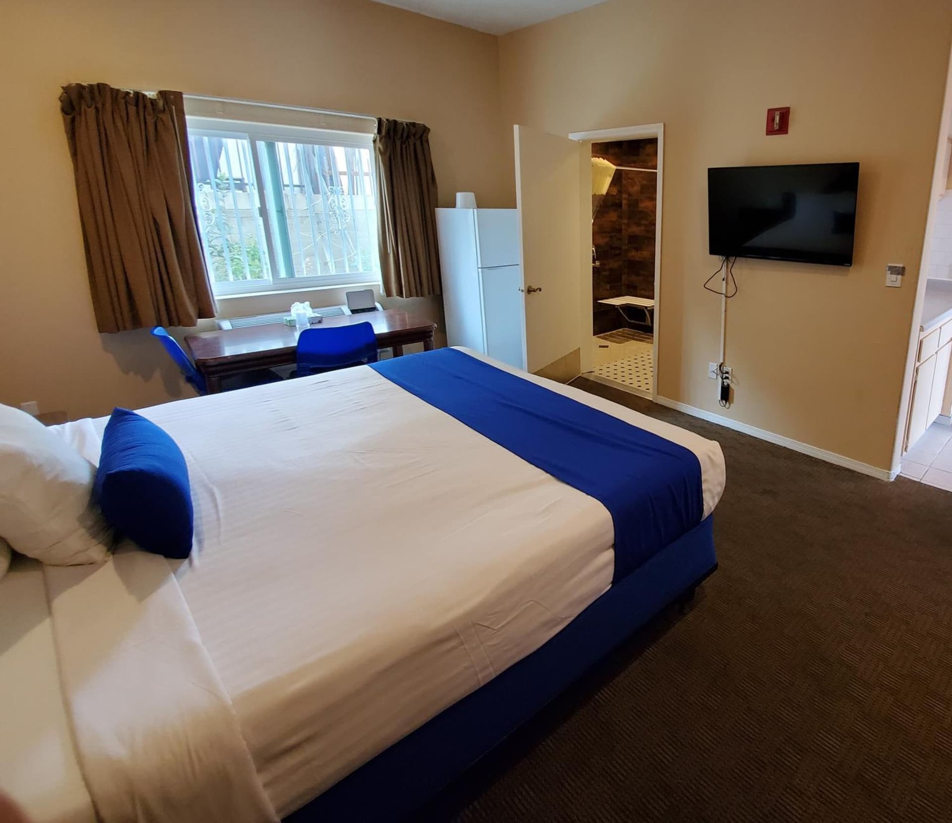 Colony Inn - North Hollywood - Hotel Near Universal Studios