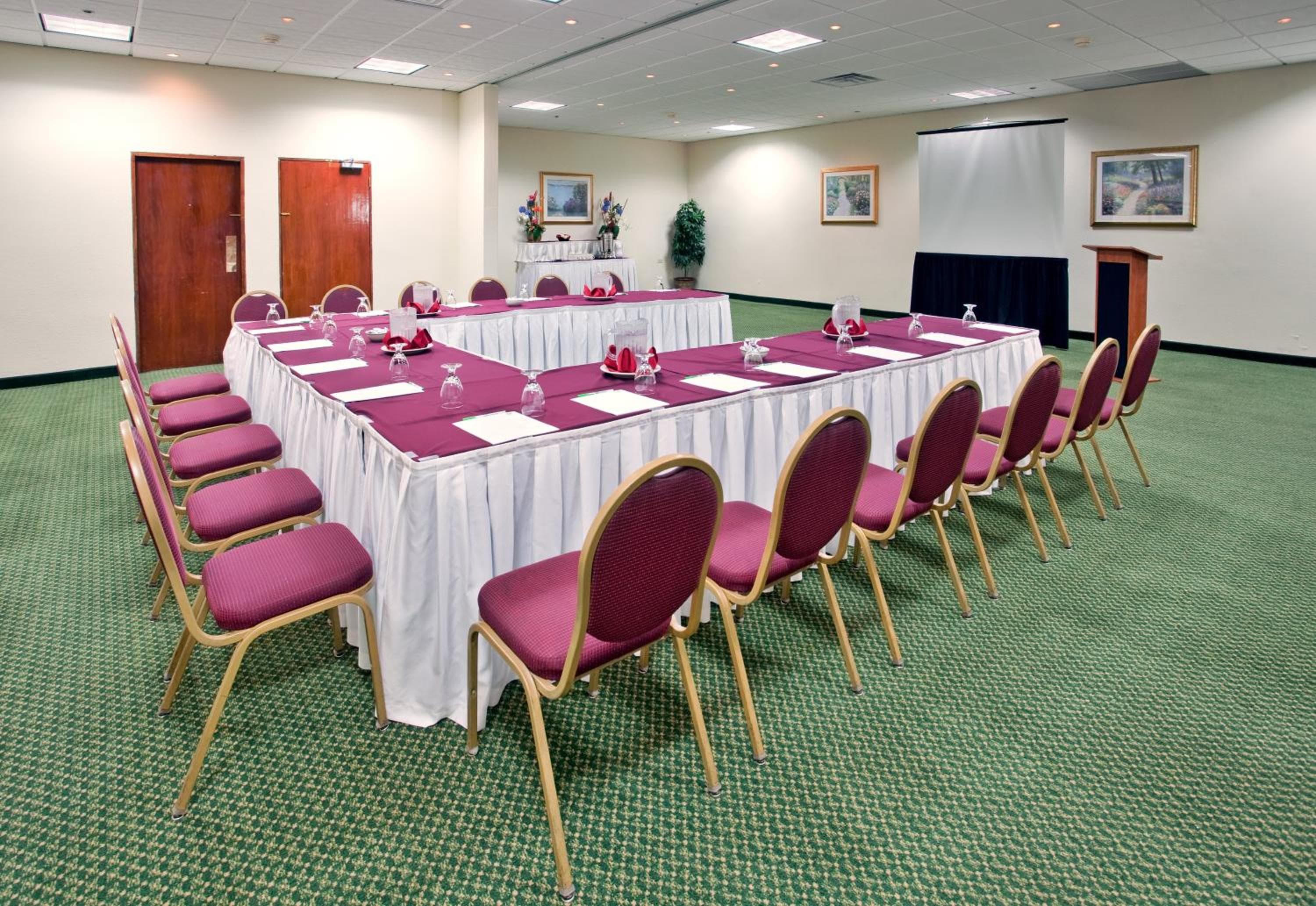 Holiday Inn Ponce & El Tropical Casino by IHG