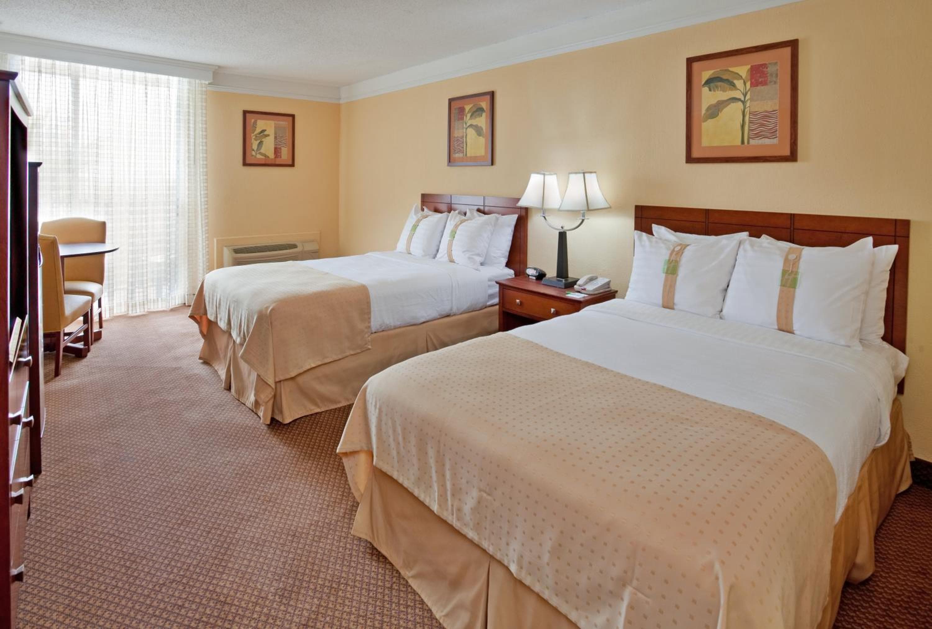 Holiday Inn Ponce & El Tropical Casino by IHG