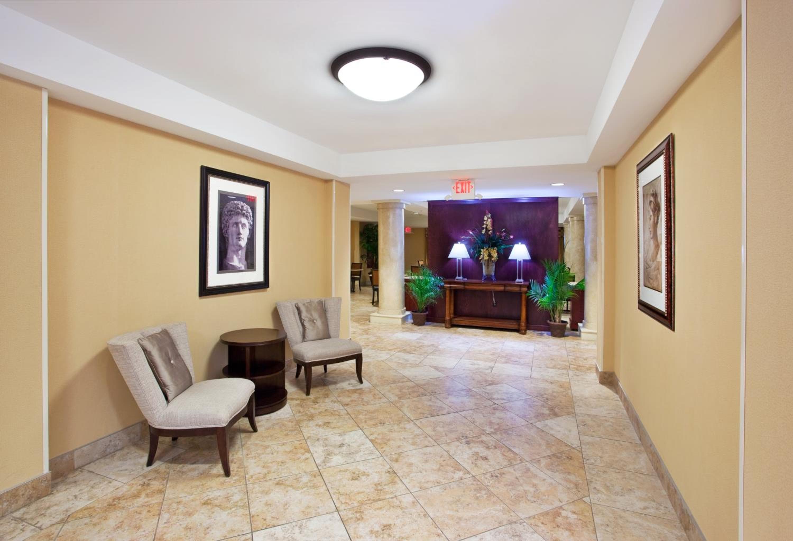 Holiday Inn Express & Suites Niagara Falls by IHG
